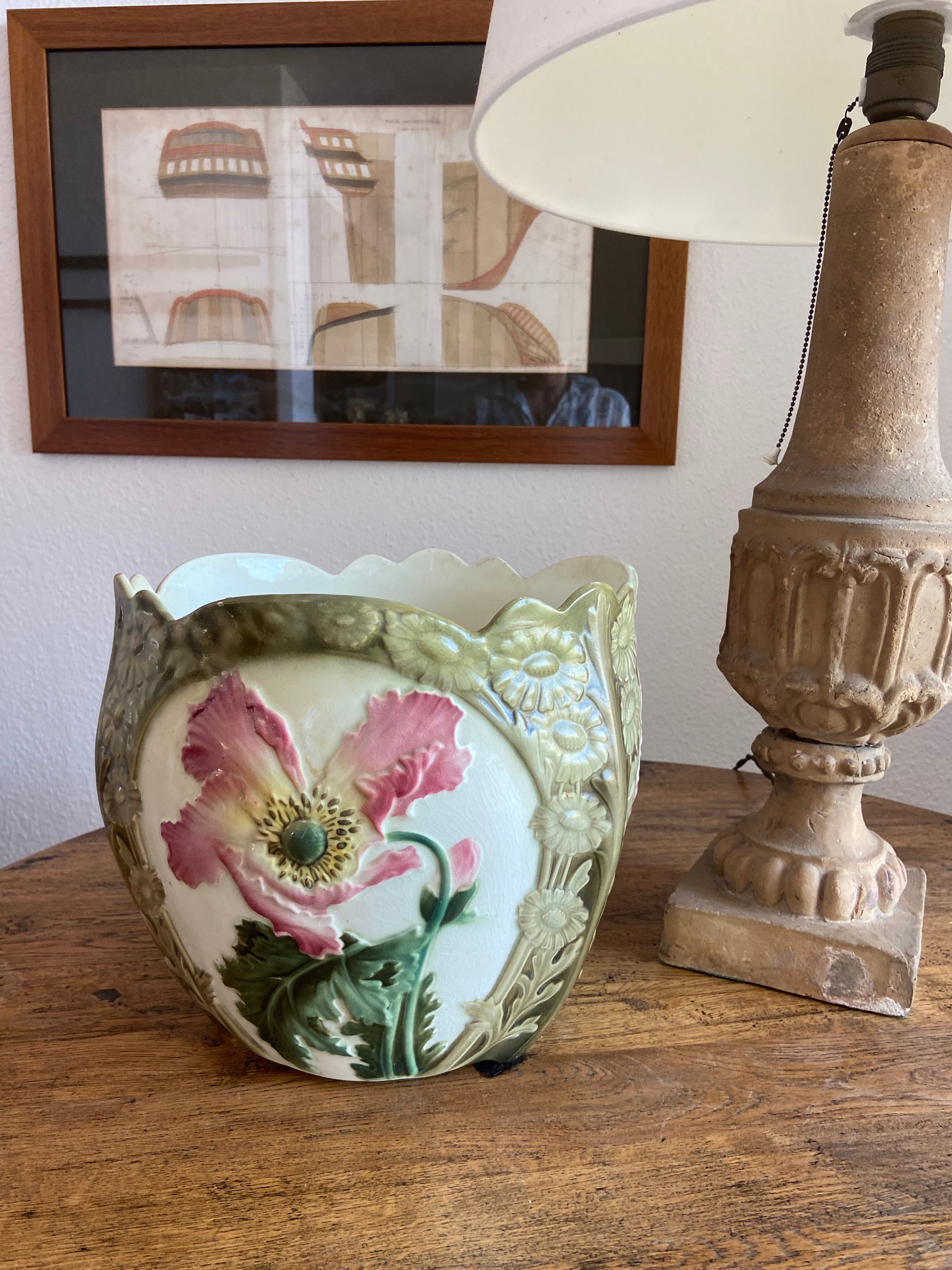 Macetero en cerámica, época  modernista "Art Nouveau"