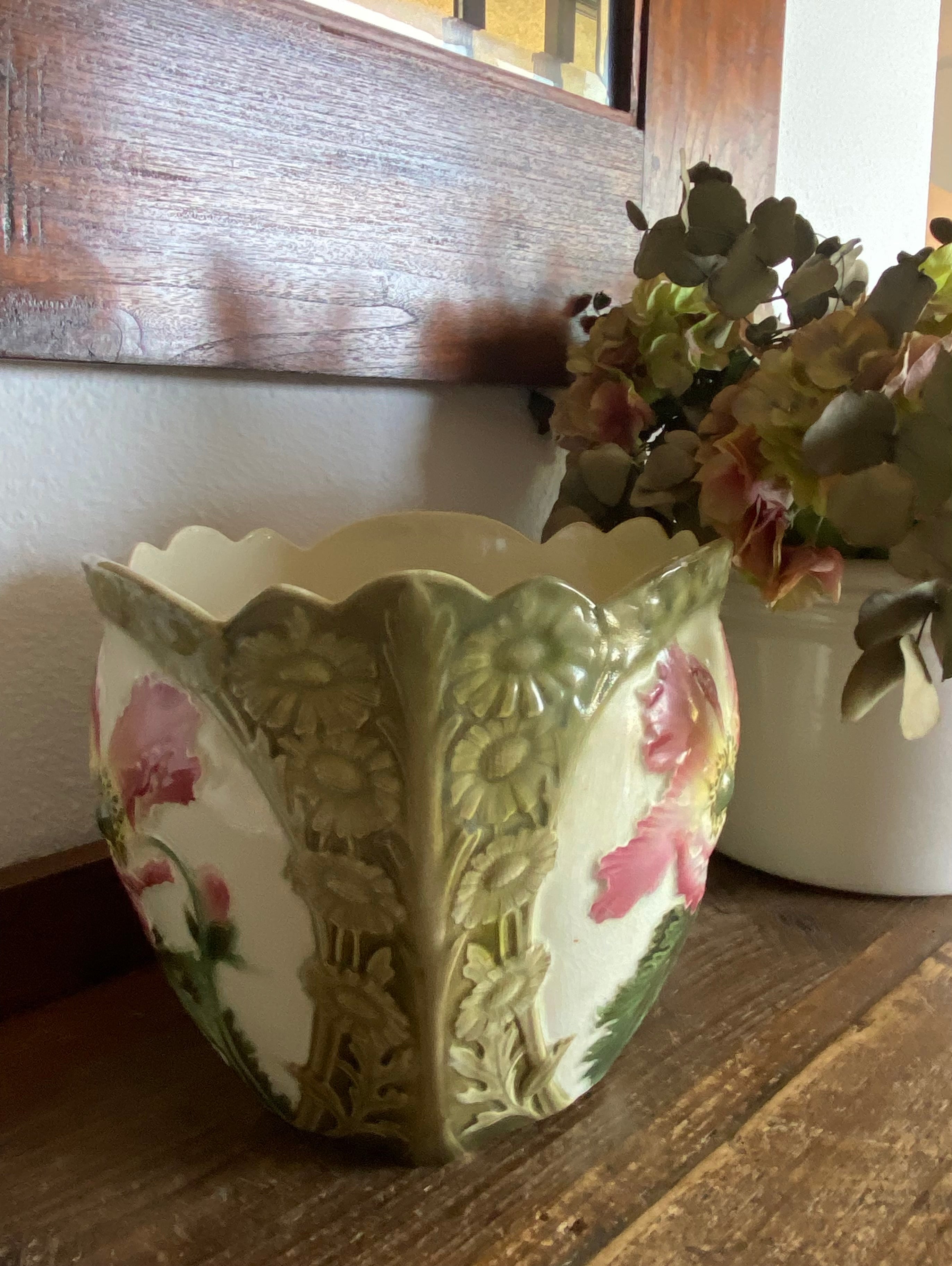 Macetero en cerámica, época  modernista "Art Nouveau"