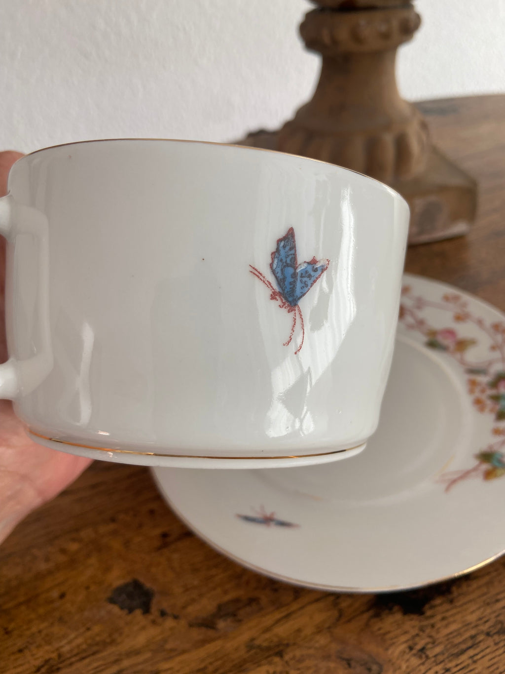 Pareja tazas desayuño en porcelana