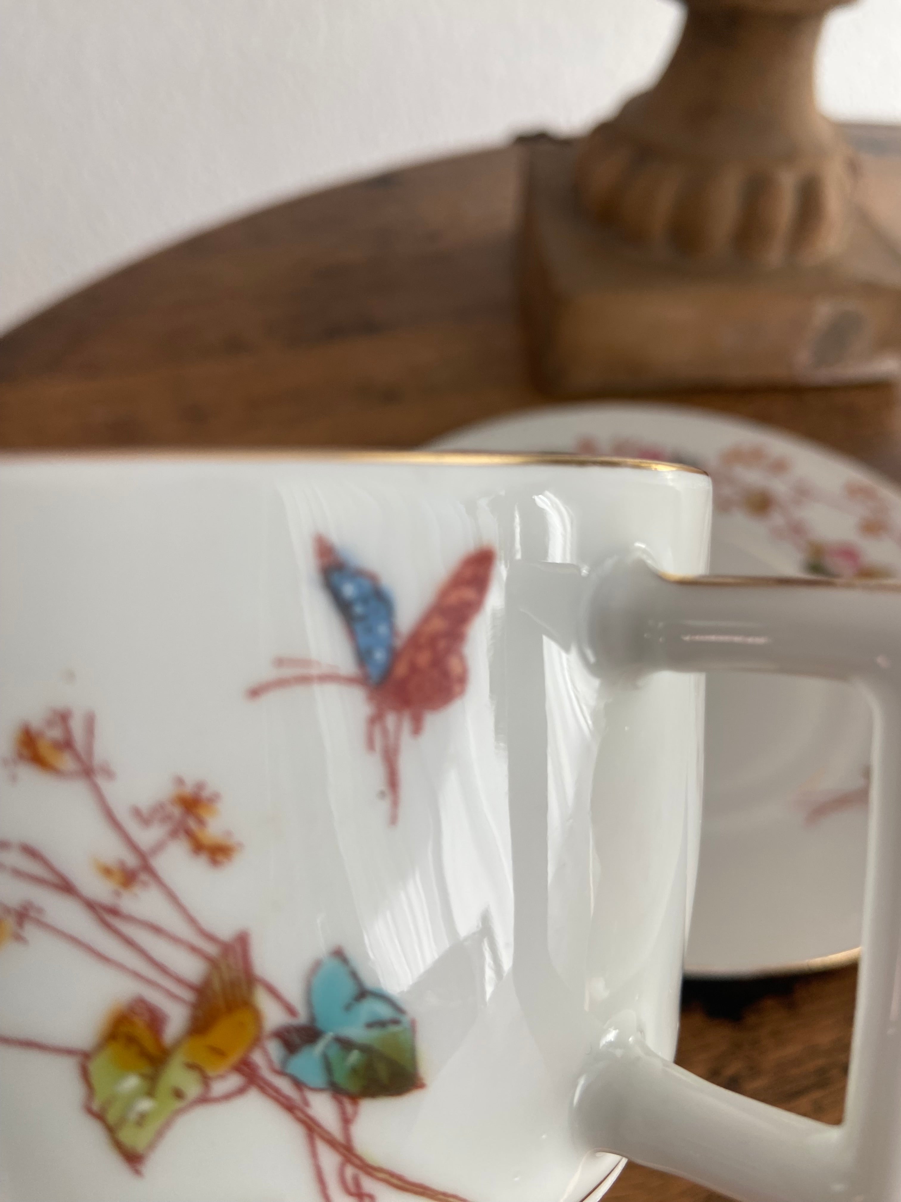 Pareja tazas desayuño en porcelana