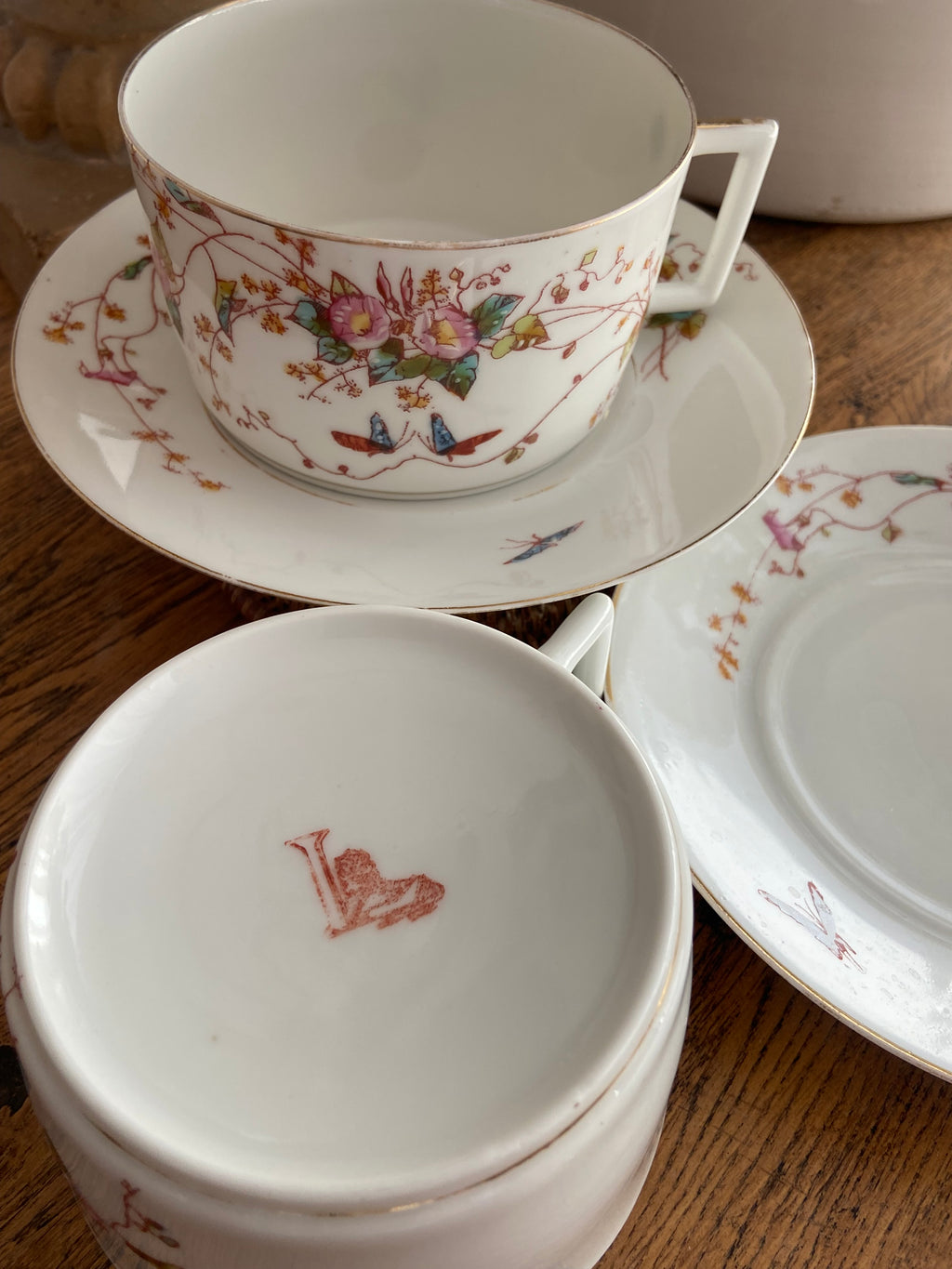 Pareja tazas desayuño en porcelana