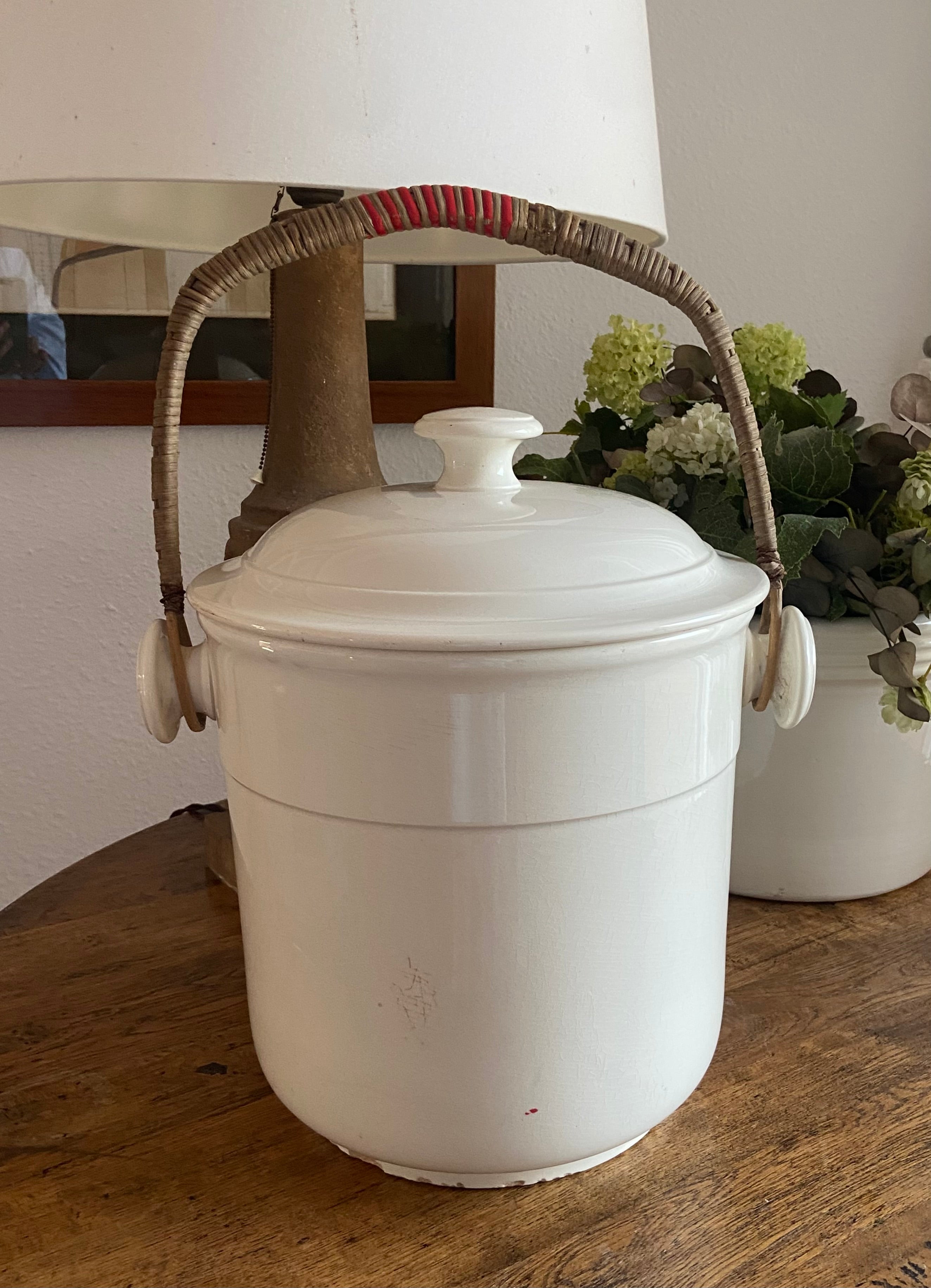 Gran bote en porcelana francesa de "Gien"