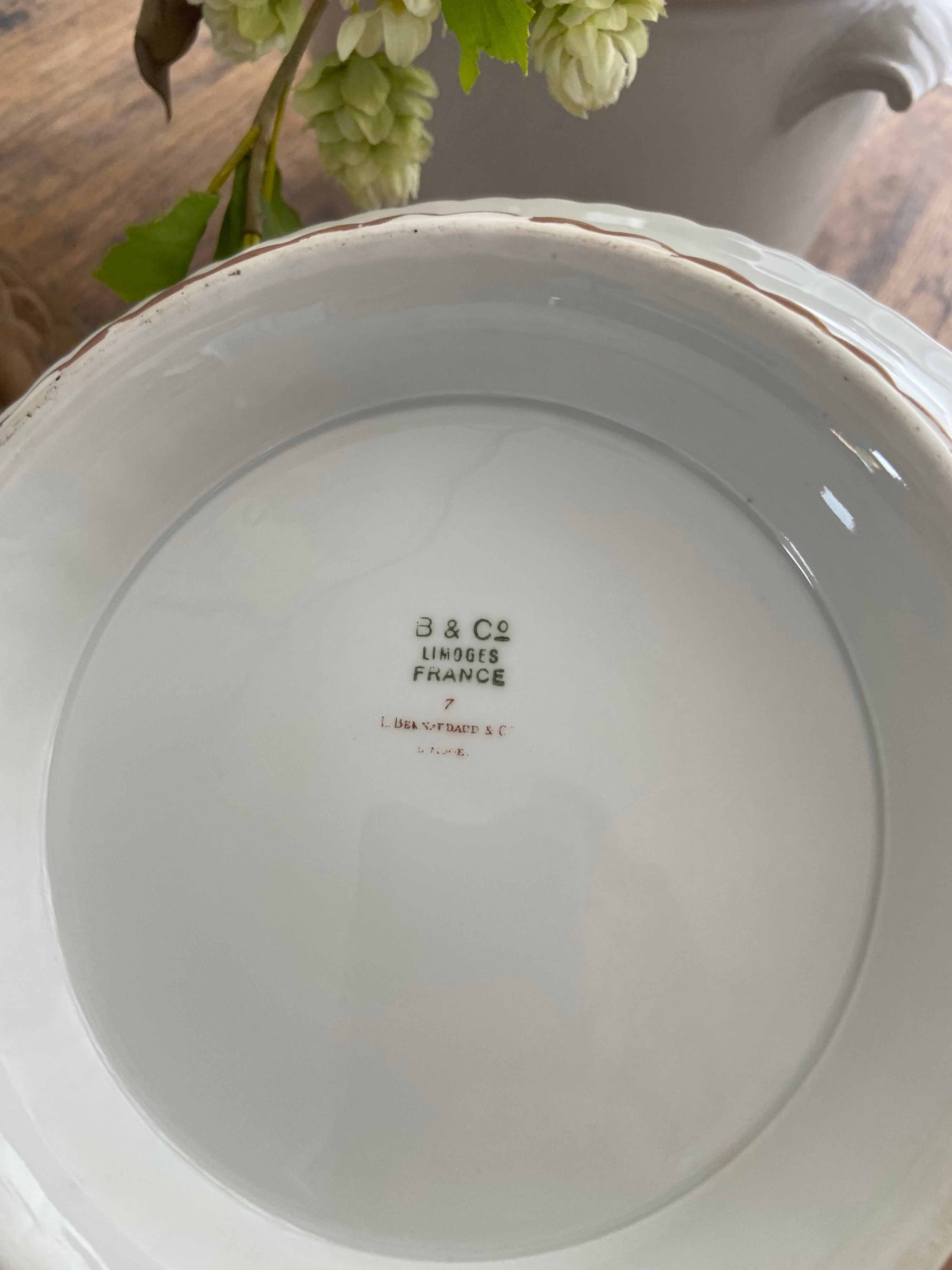 Frutero/pastelero en porcelana francesa de Limoges "Bernardaud & Cia"