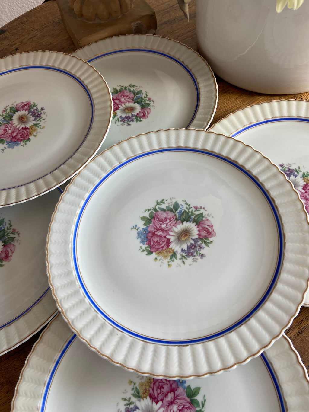 6 platos llanos en porcelana francesa de Limoges "Bernardaud & Cia"