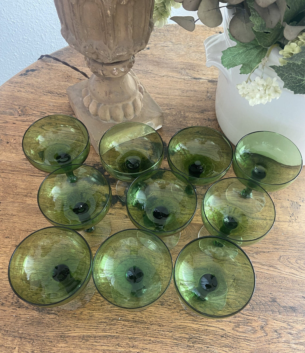 10 copas en vidrio verde