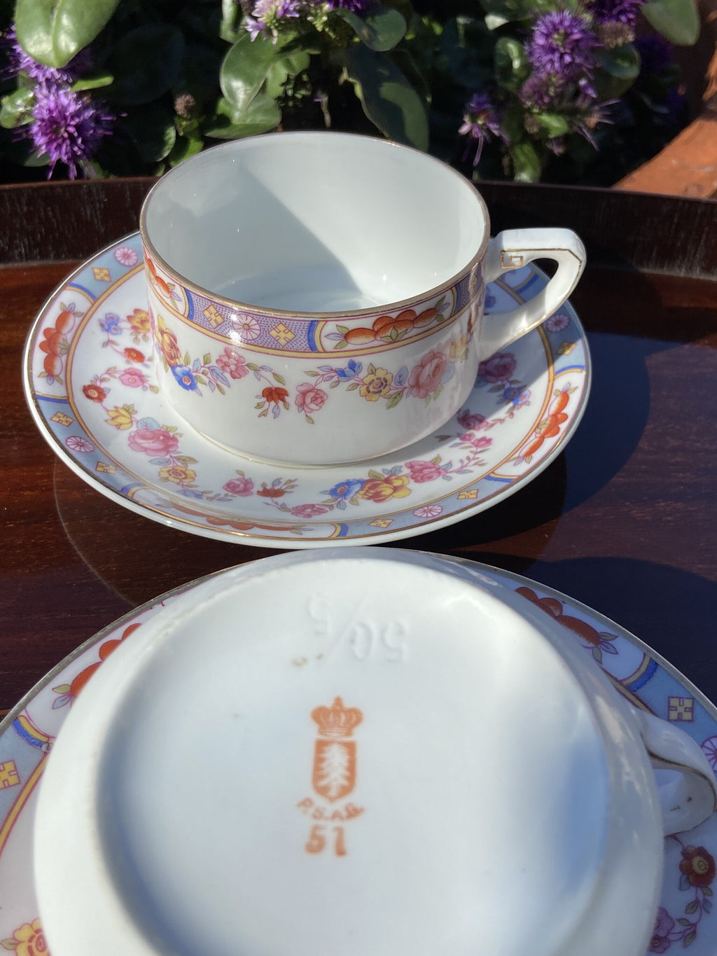 Pareja de tazas con plato en fina porcelana alemana "Schönwald".