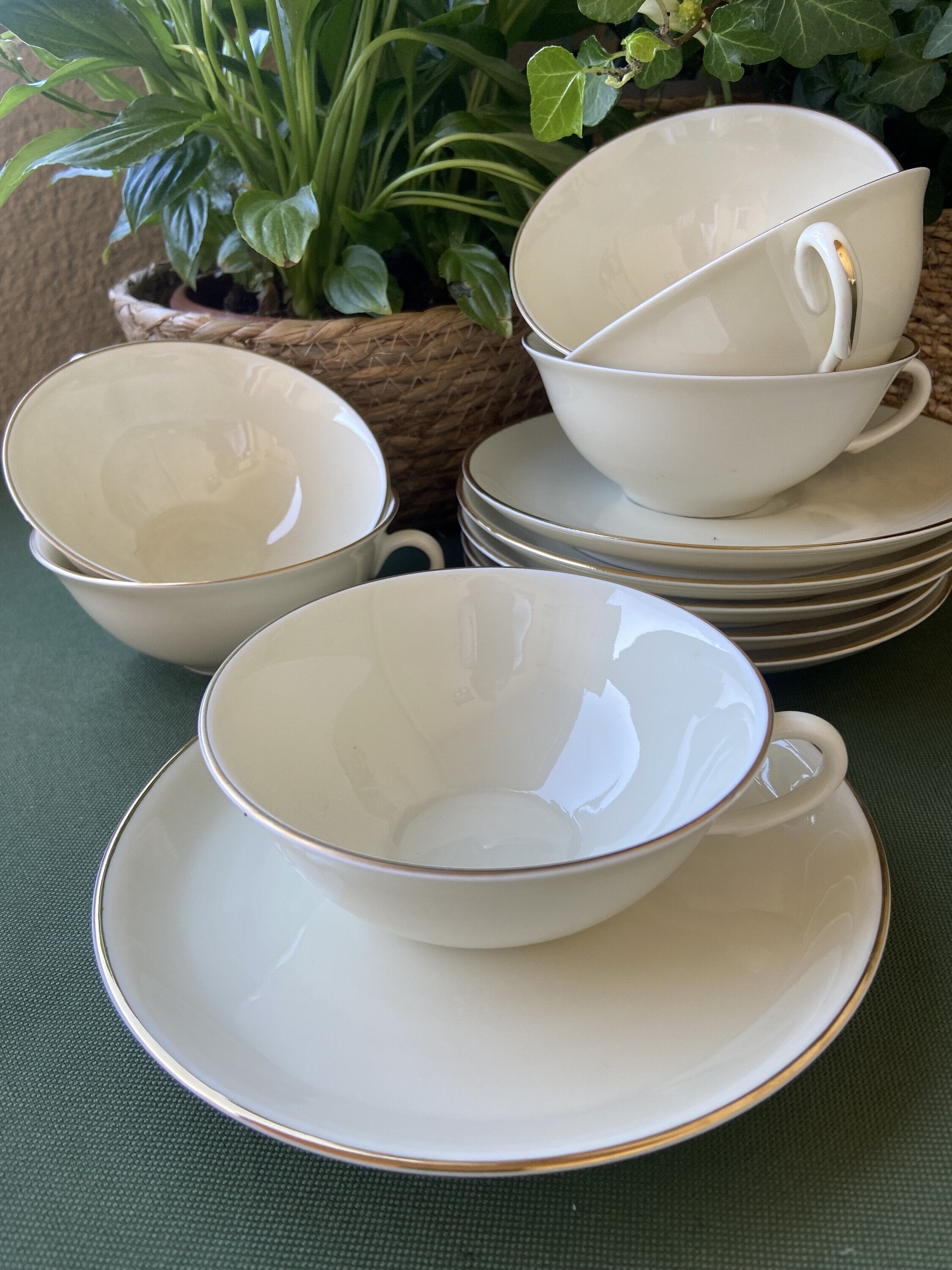 Tazas de té/desayuno en porcelana "Bidasoa".