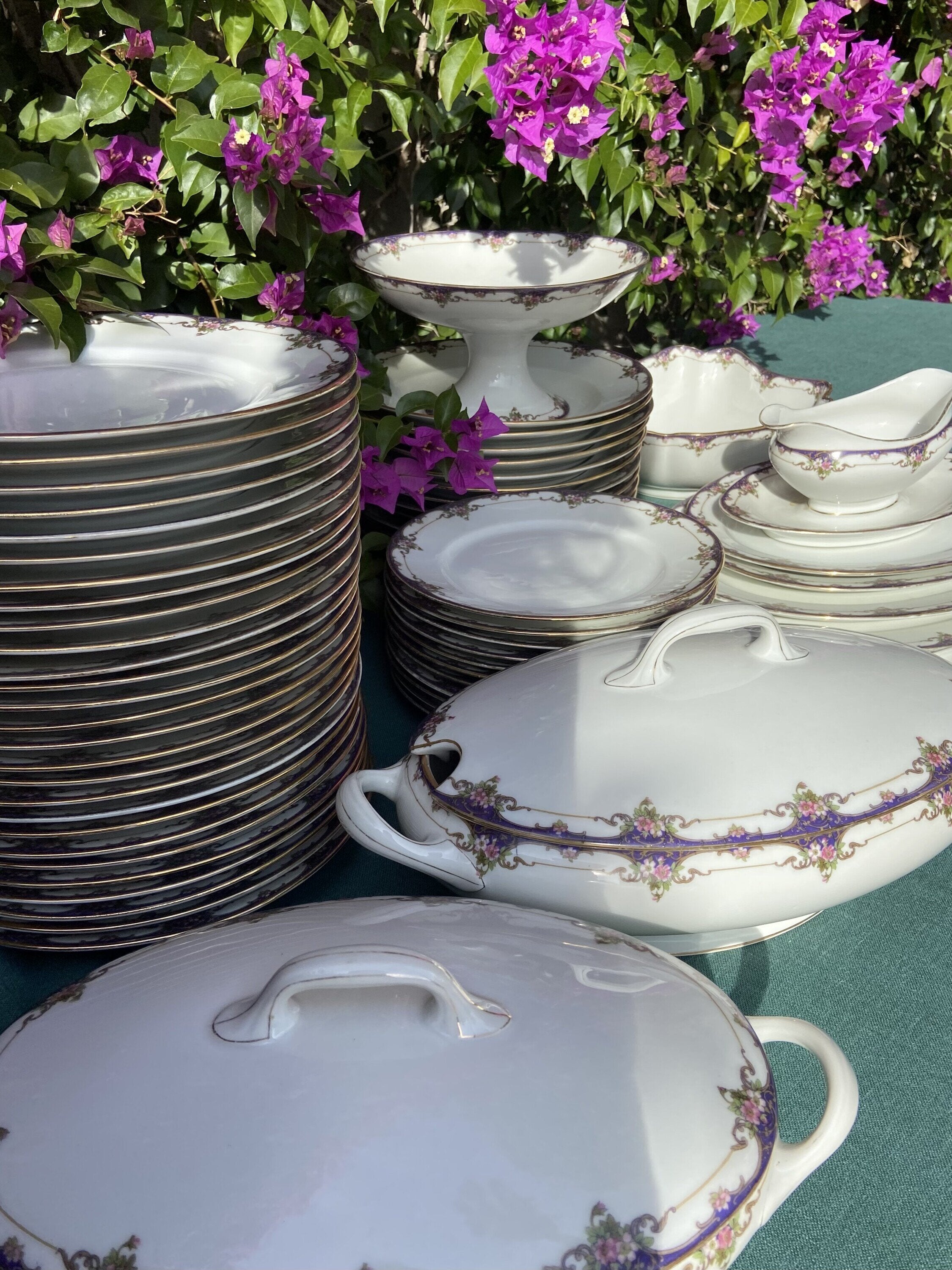 Vajilla en fina porcelana francesa de Limoges "W.G. & Cª"