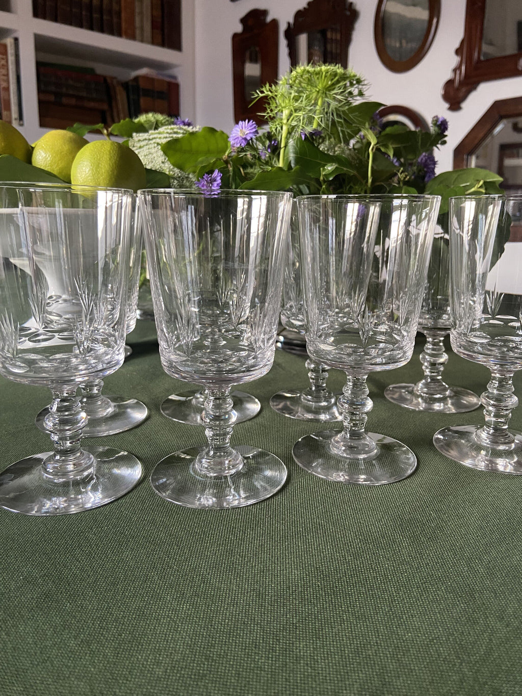 8 copas cristal tallado.