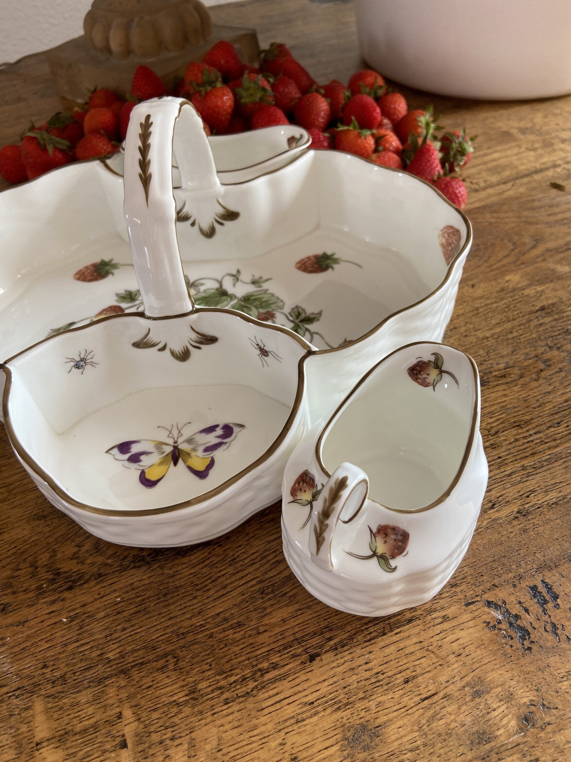 Cesta en porcelana inglesa "Copeland".
