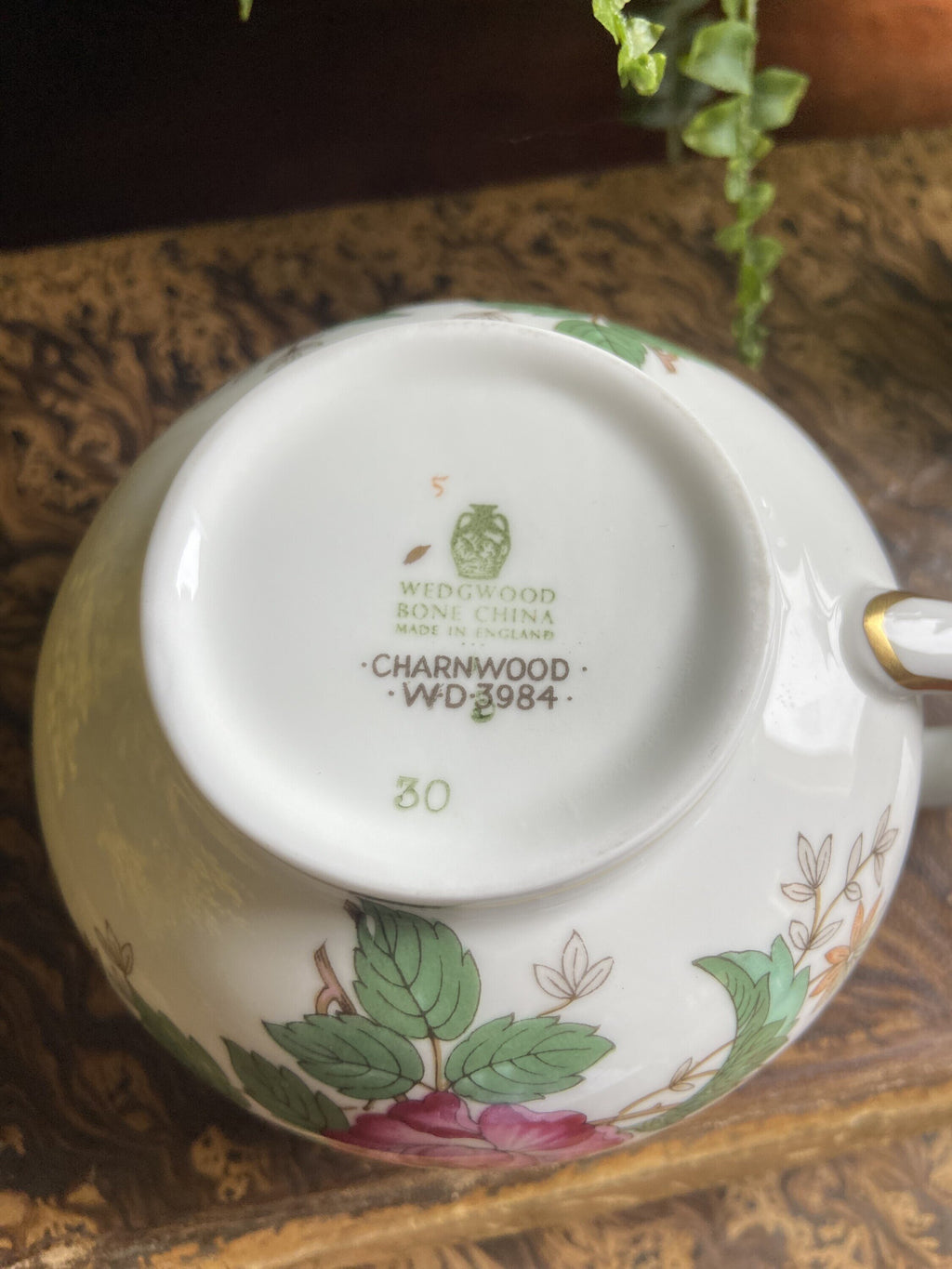 Jarra leche en porcelana inglesa "Wedgwood"