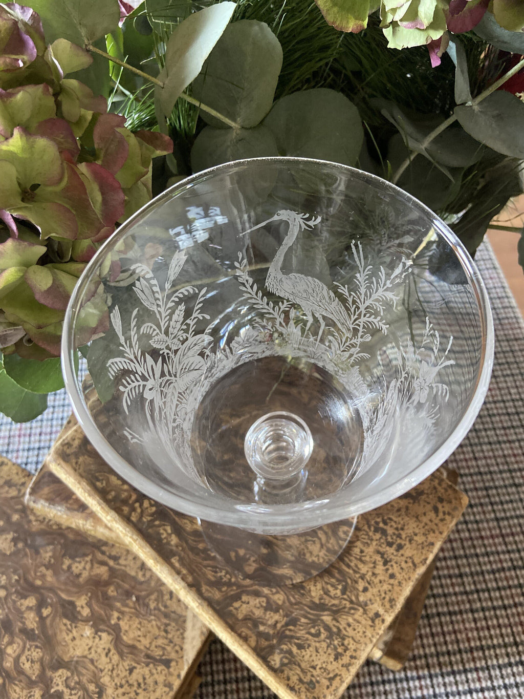 Copa de cristal soplada y serigrafiada.