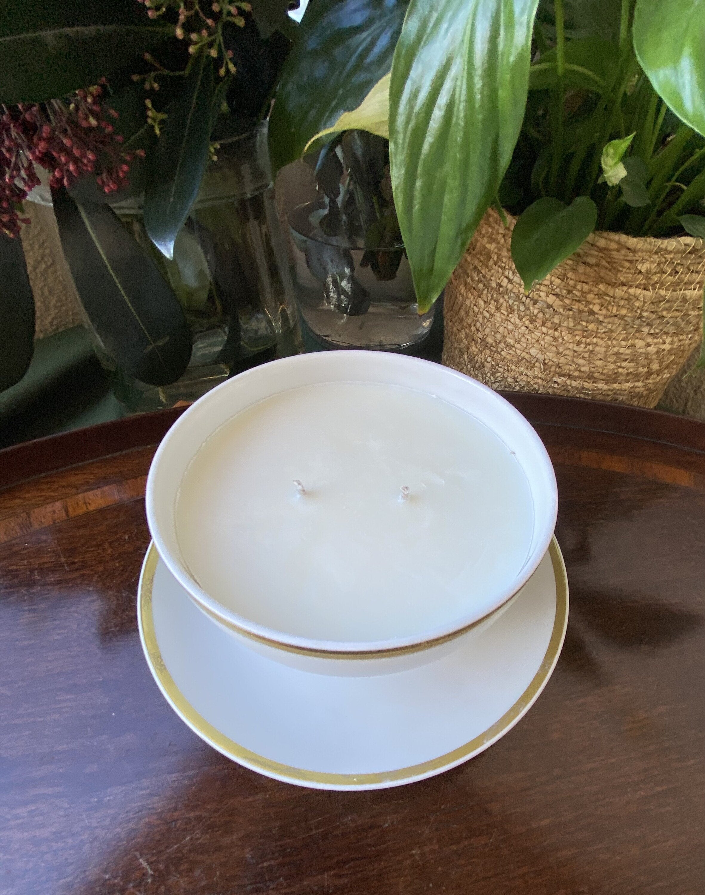 Salsera vela en porcelana alemana "Hutschenreuther".