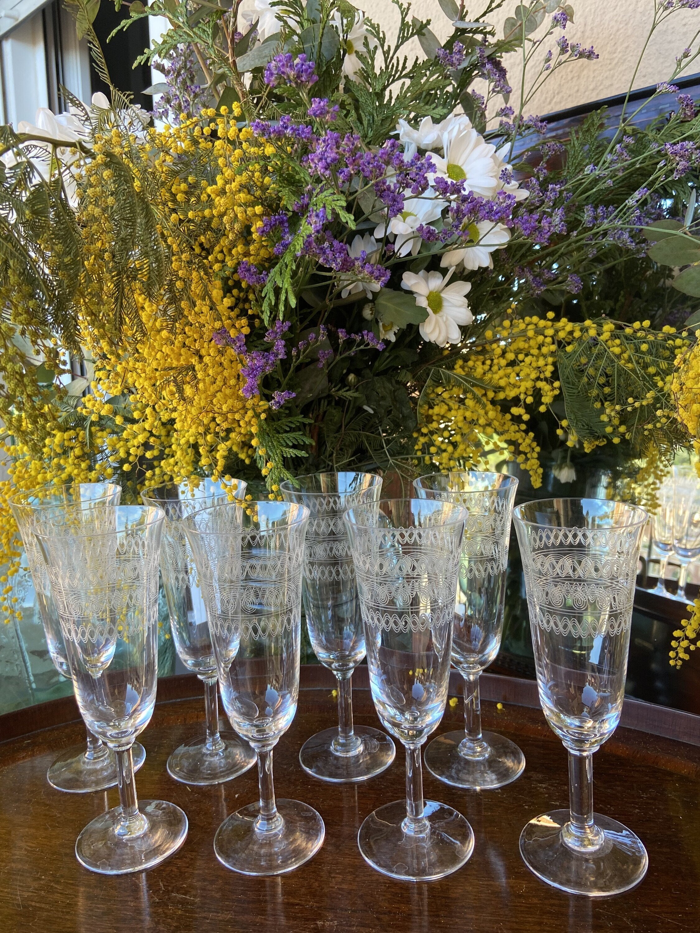 8 copas de cava en cristal serigrafiado.