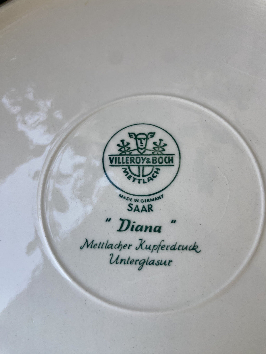 Fuente redonda con motivos de caza "Villeroy & Boch".
