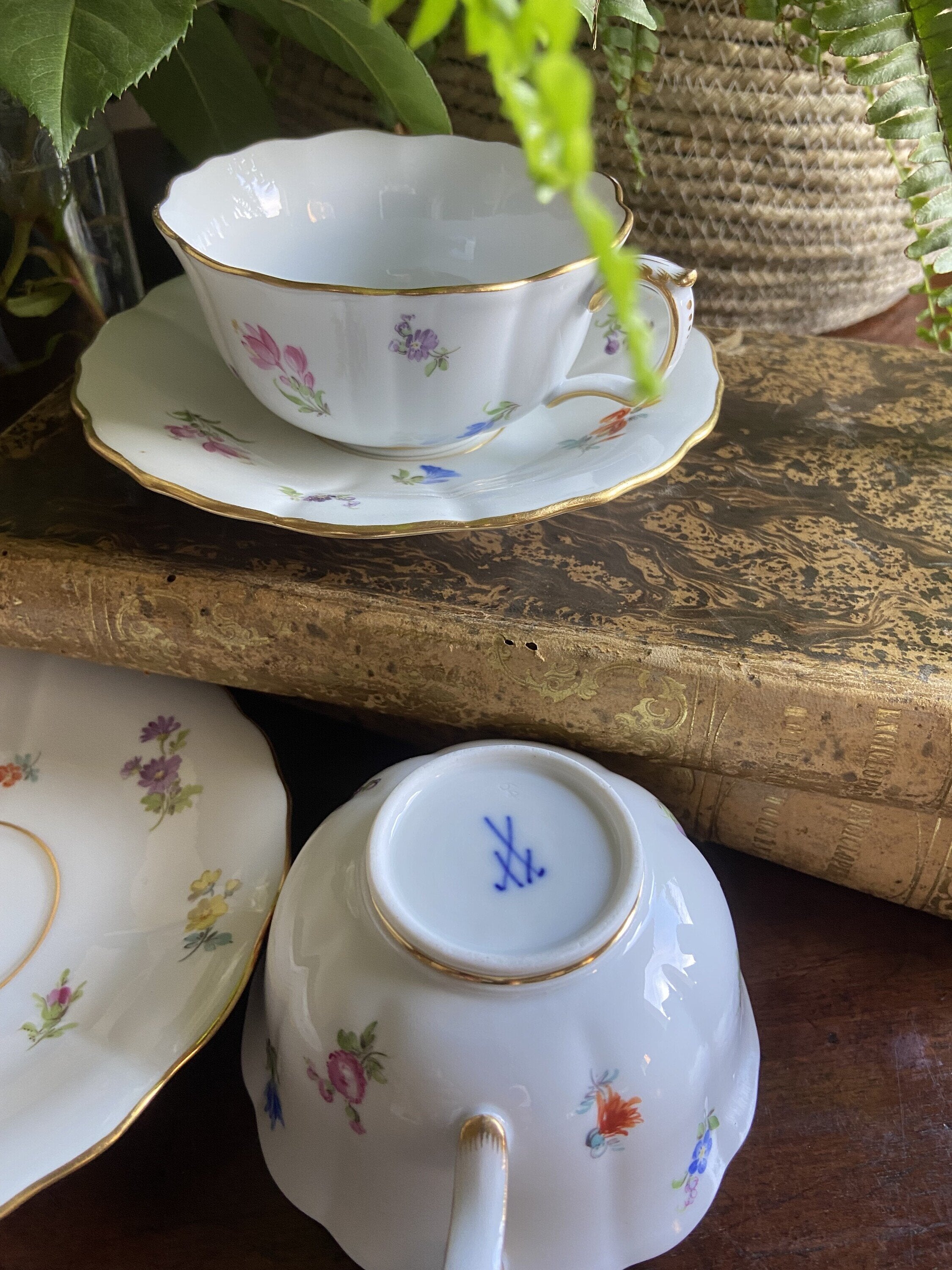 Pareja tazas de té en porcelana Alemana "Meissen"