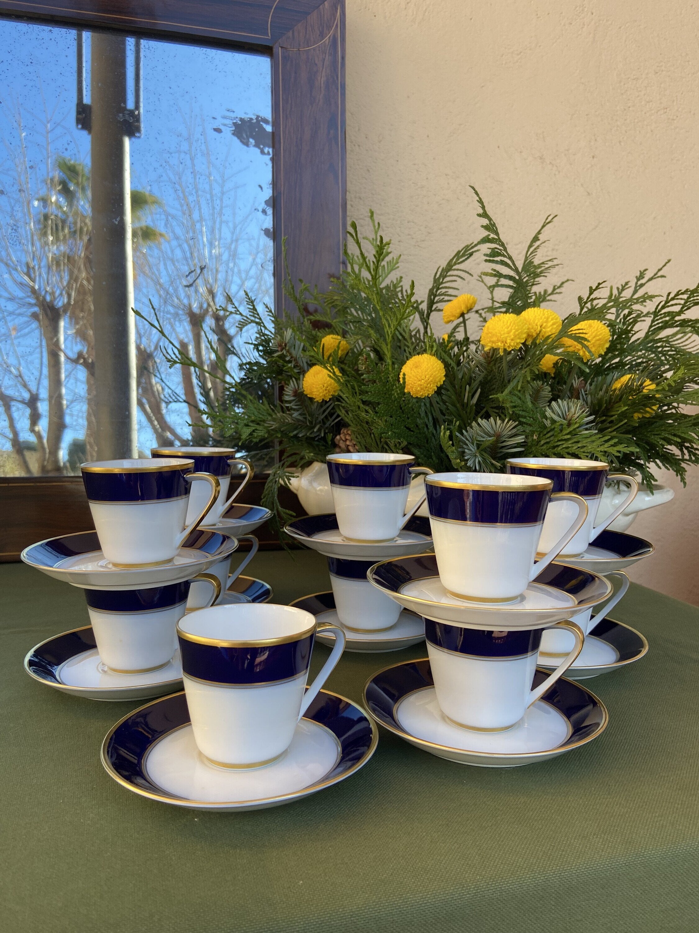 10 tazas de fina porcelana alemana "Hutschenreuther" Bavaria.