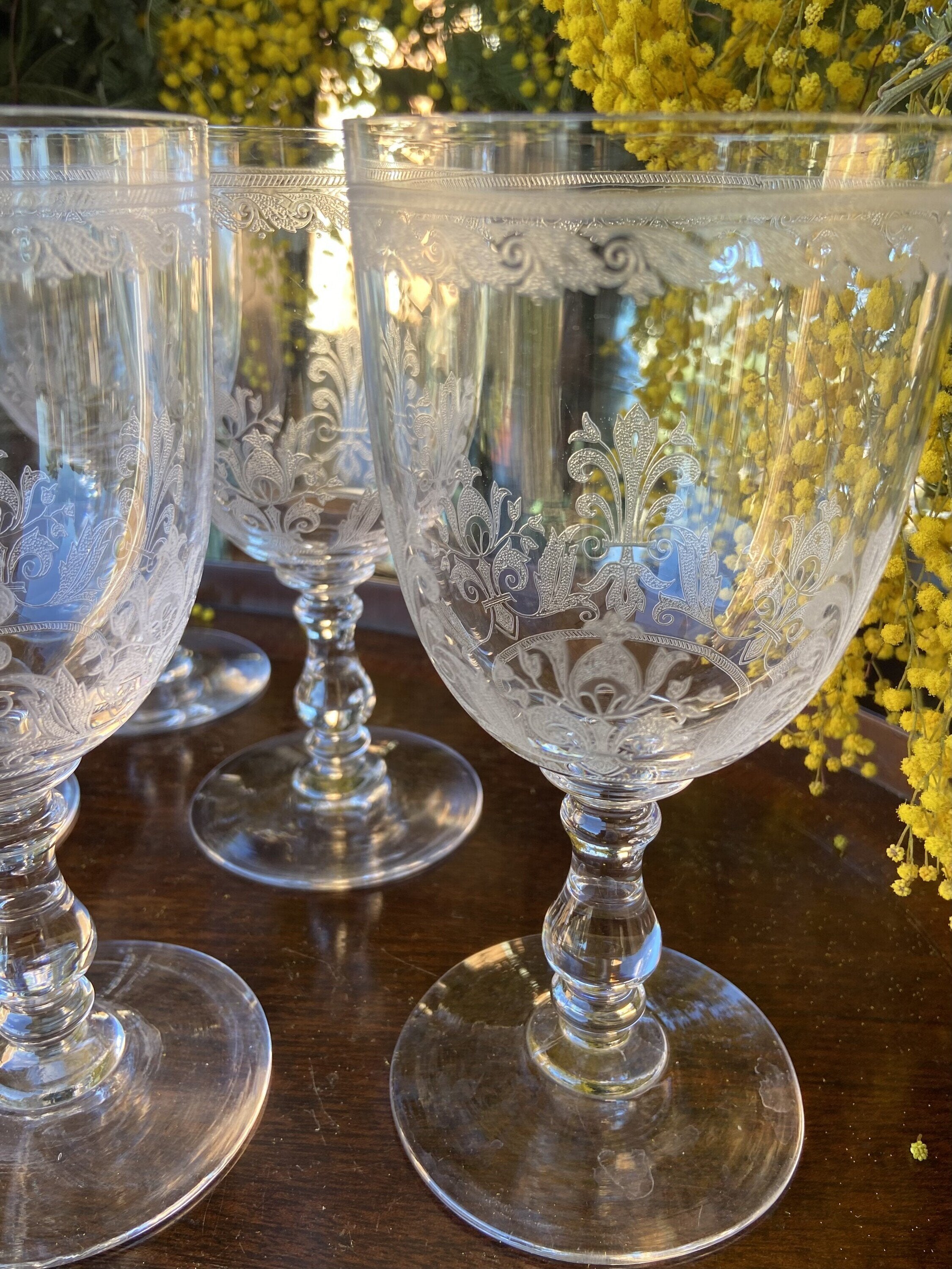 5 copas en cristal serigrafiado.