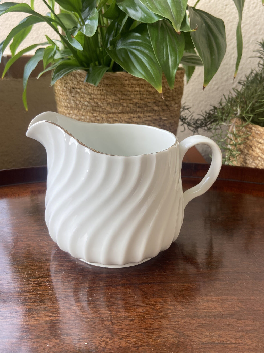 Jarra en porcelana  "Bidasoa".