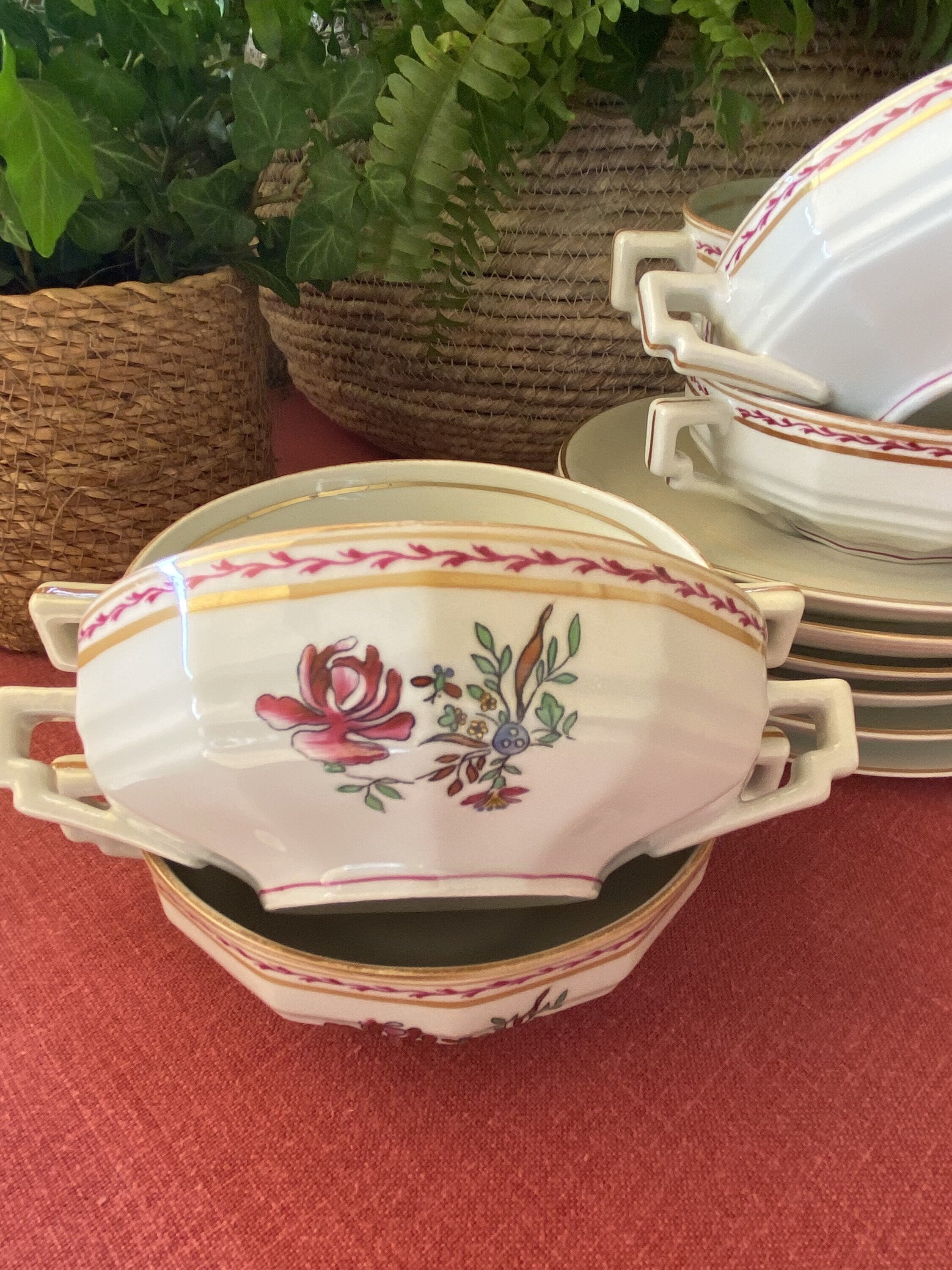 6 tazas de consomé en porcelana "Vista Alegre"