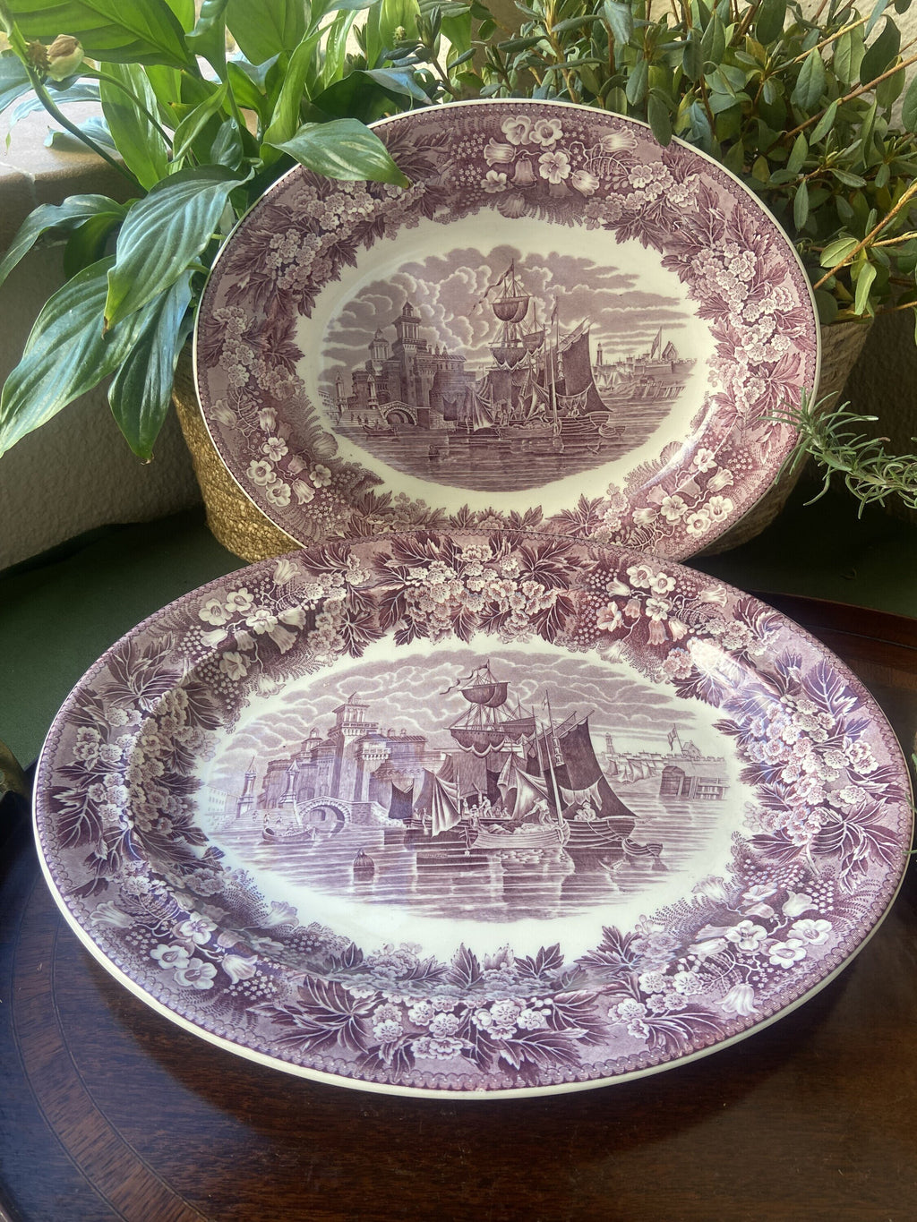 Fuentes en porcelana inglesa "Wedgwood".