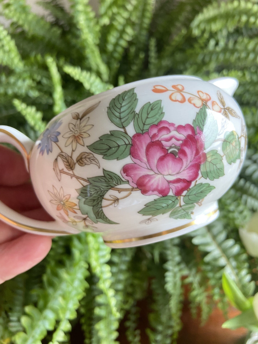 Jarra leche en porcelana inglesa "Wedgwood"