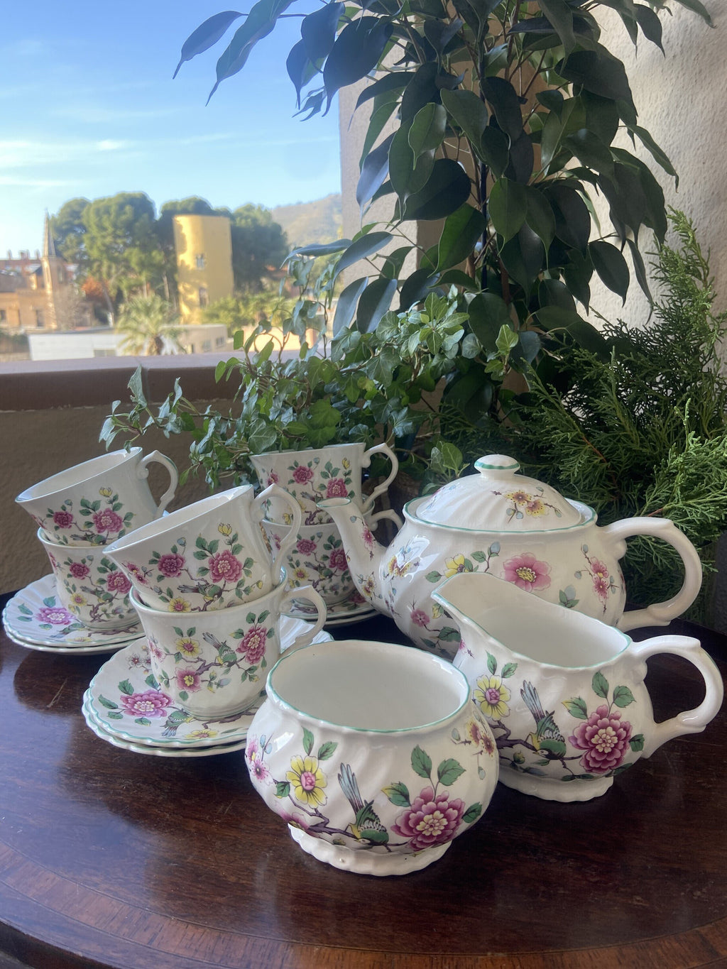 Juego de té en loza inglesa "Old Foley"