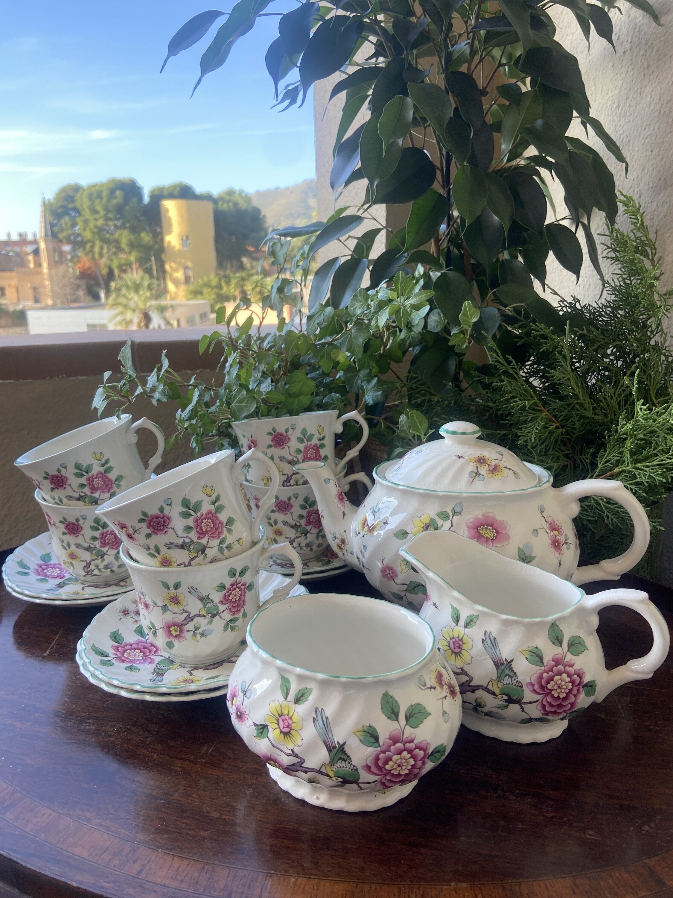 Juego de té en loza inglesa "Old Foley"