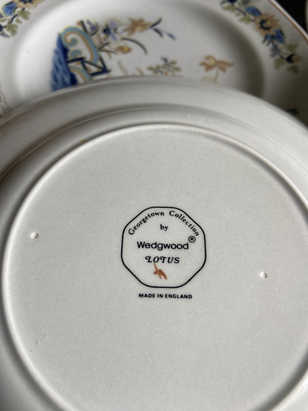6 platos de merienda y bol en porcelana inglesa "Wedgwood"