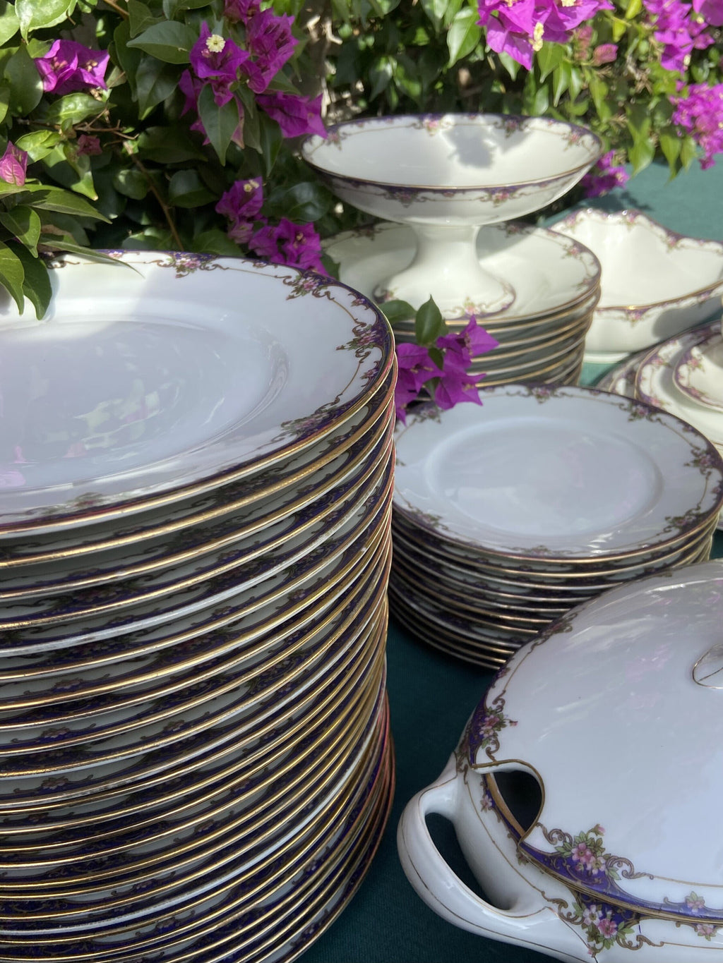 Vajilla en fina porcelana francesa de Limoges "W.G. & Cª"