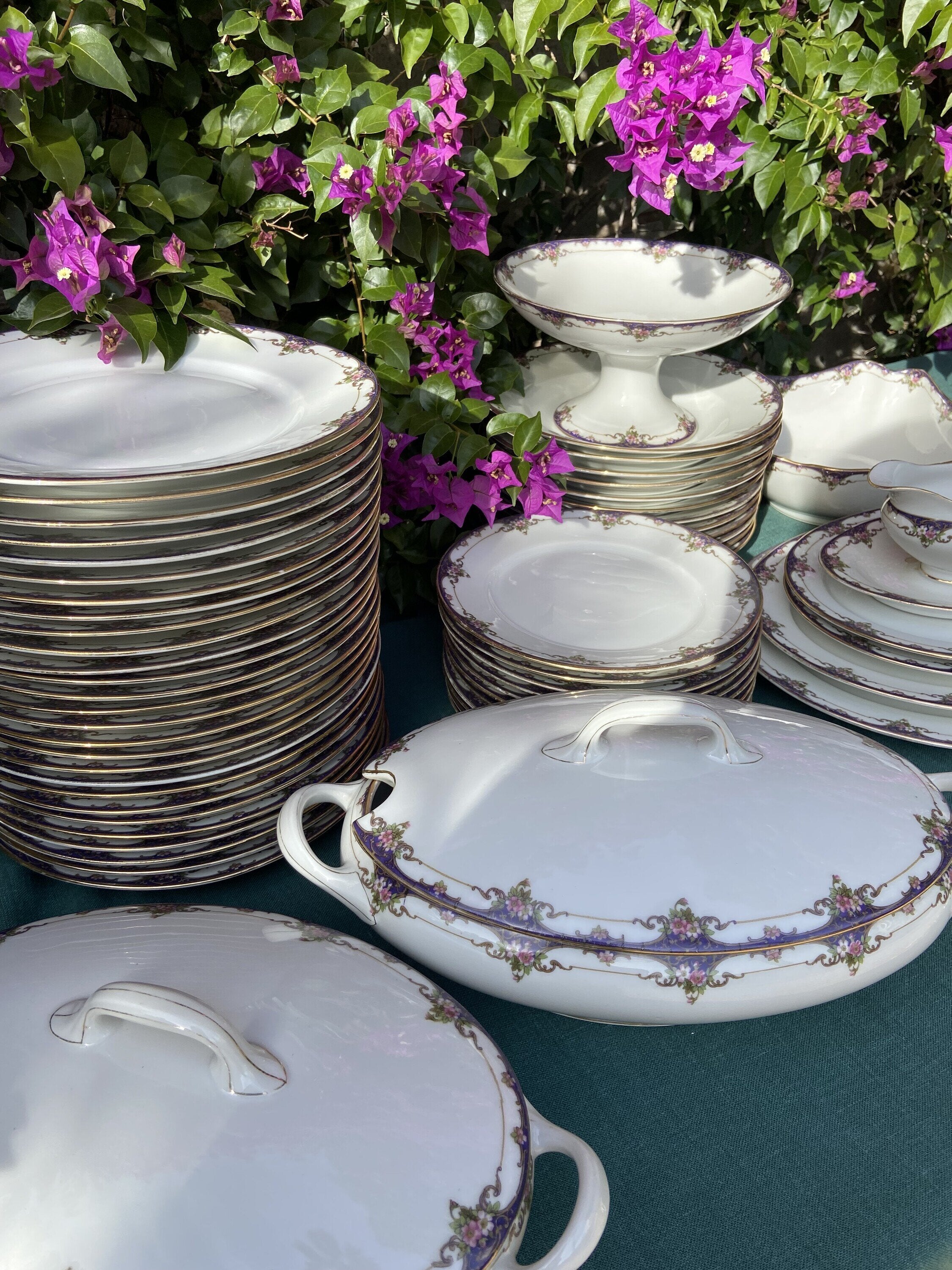 Vajilla en fina porcelana francesa de Limoges "W.G. & Cª"