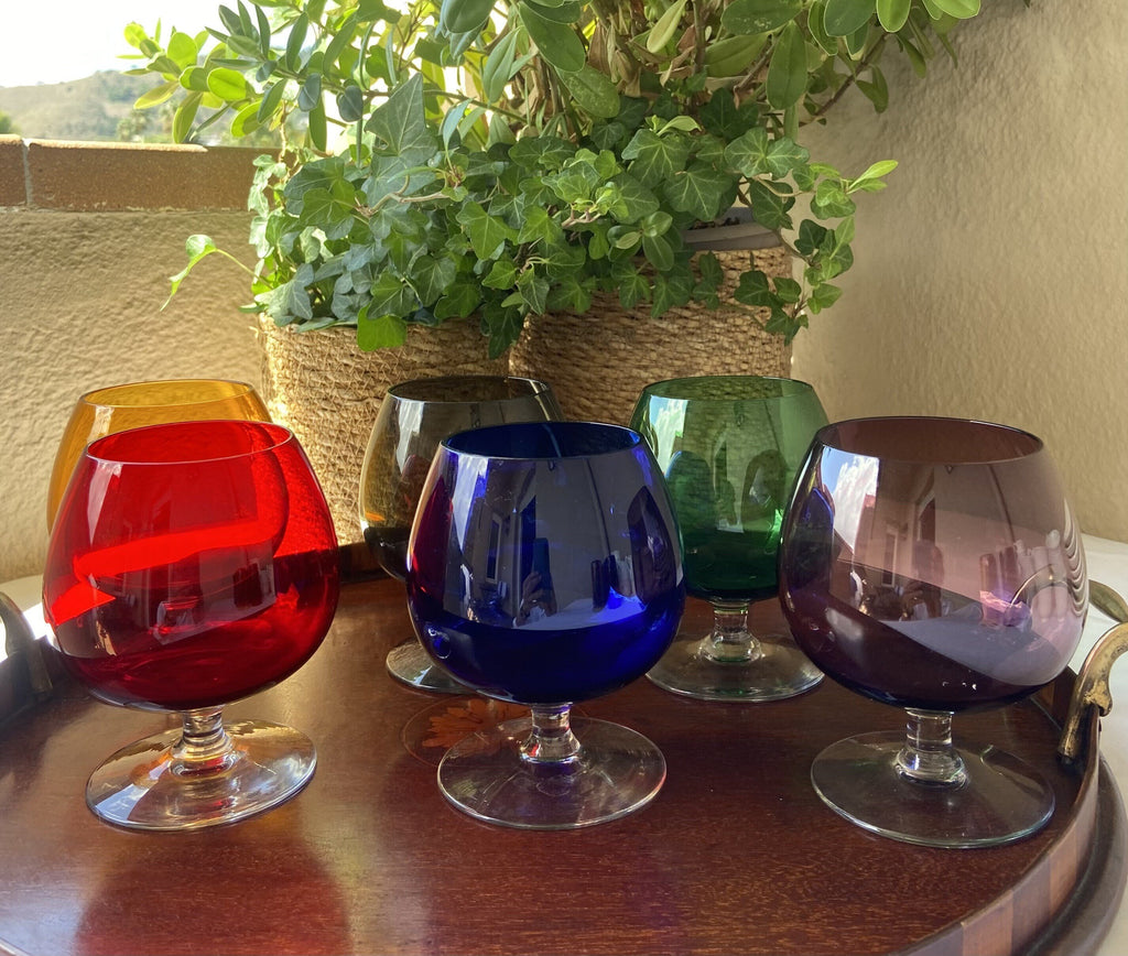 6 copas de diferentes colores