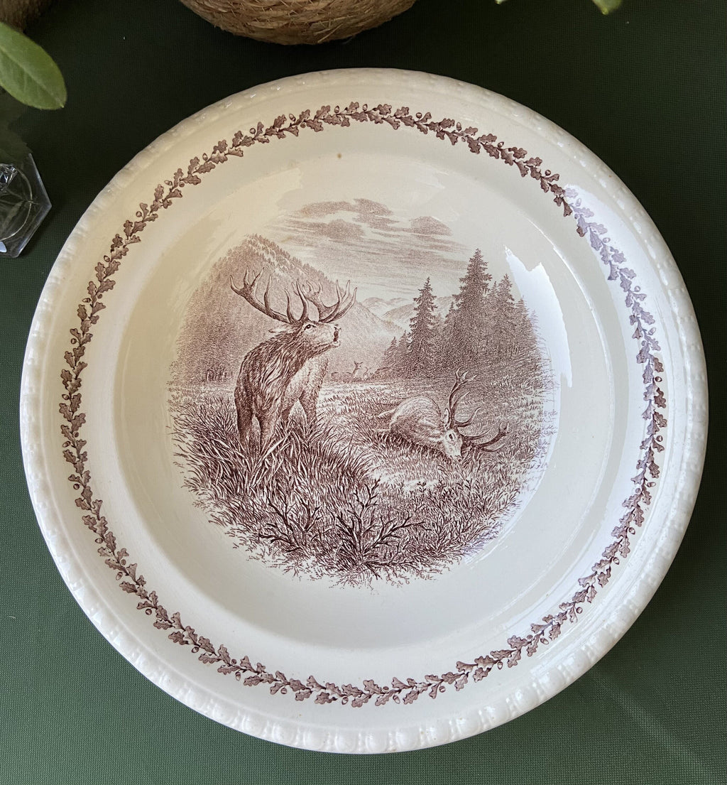 Fuente redonda con motivos de caza "Villeroy & Boch".