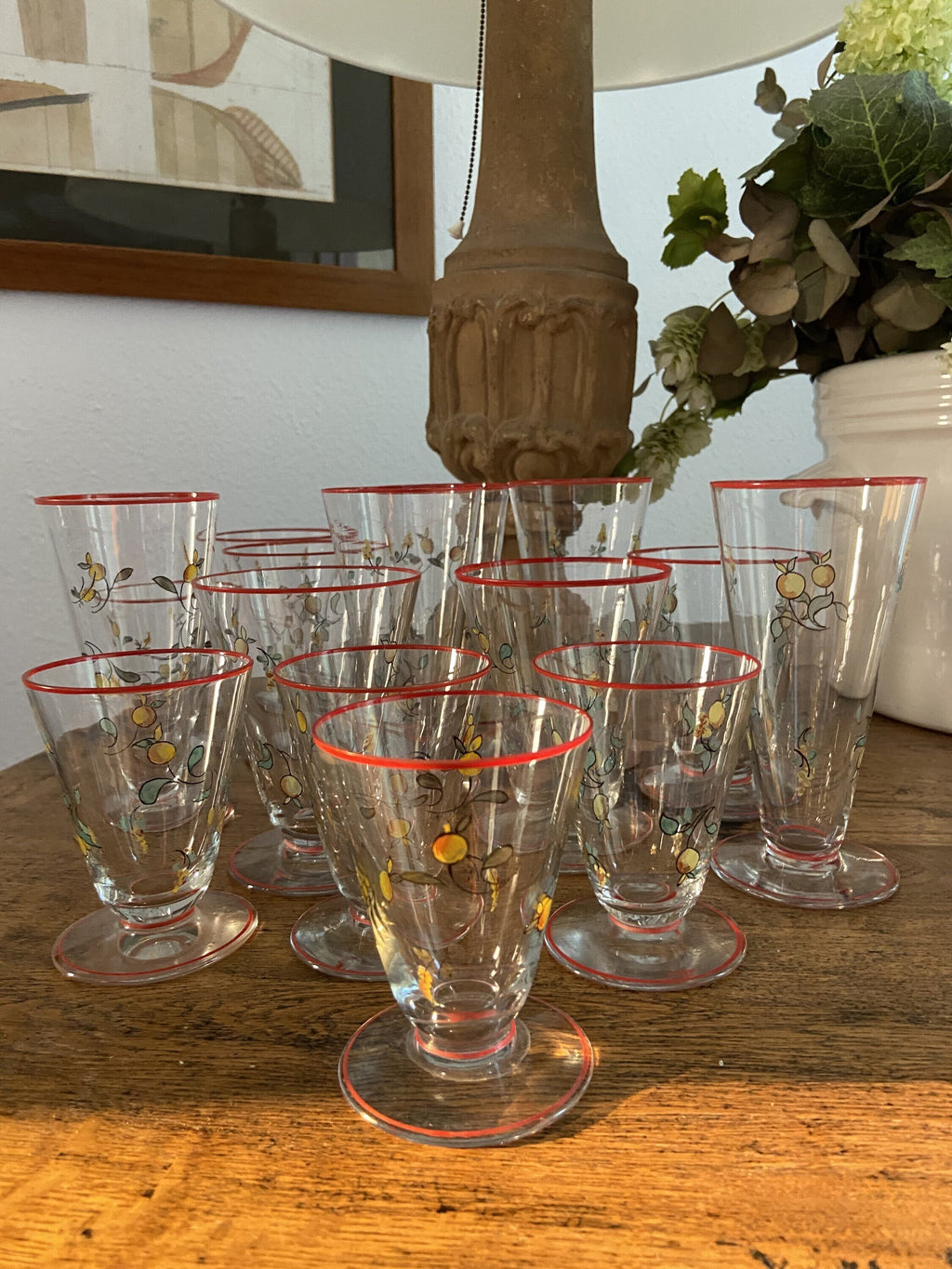 5 copas de agua, 5 de vino y 5 de cava, en vidrio soplado y pintado a mano.