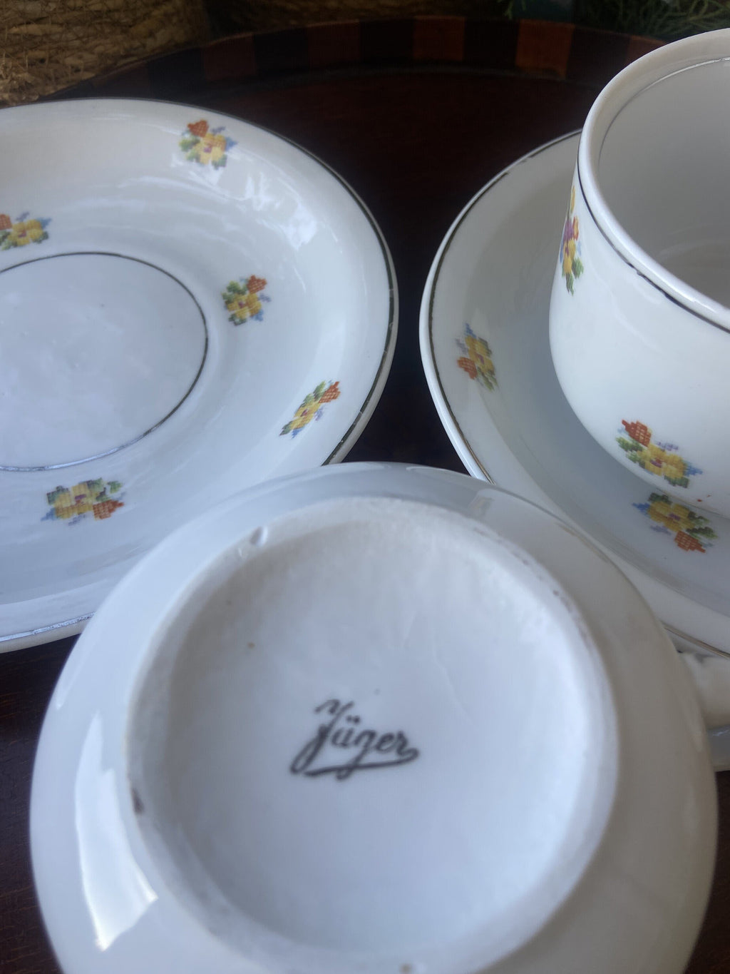 Pareja tazas desayuño, azucarero y jarras en porcelana alemana "Jager".
