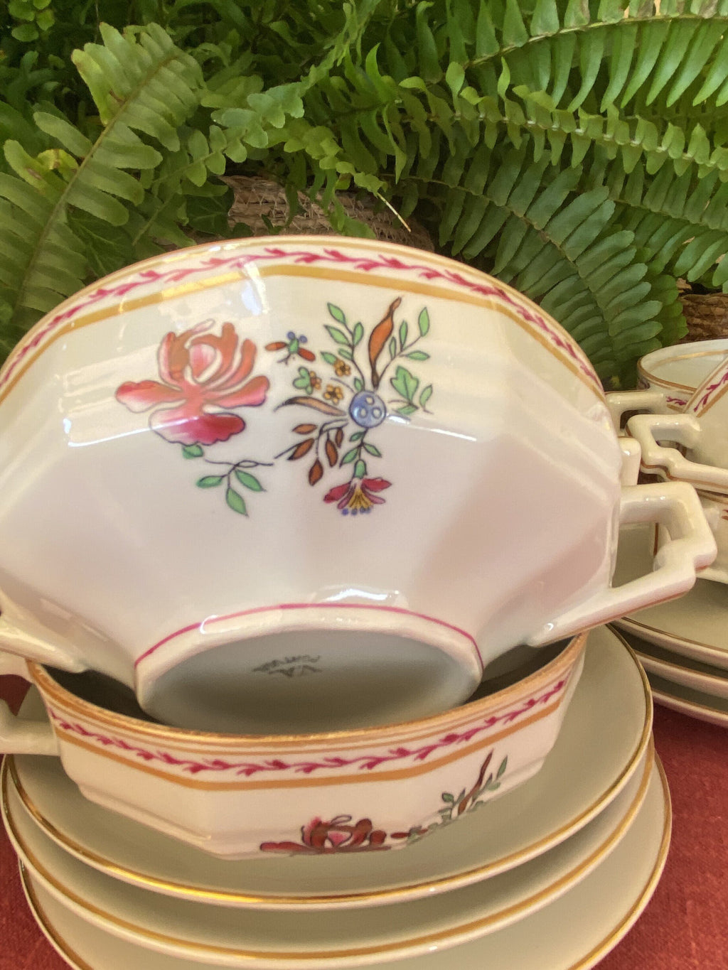 8 tazas de consomé en porcelana "Vista Alegre"