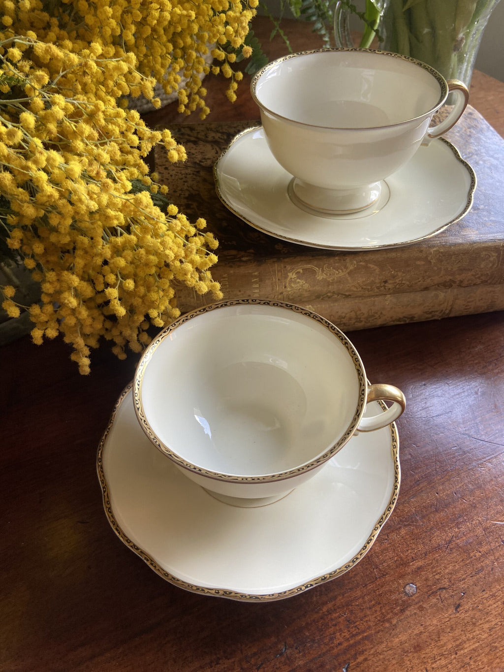 Pareja de tazas de té/desayuno en porcelana alemana K.P.M.