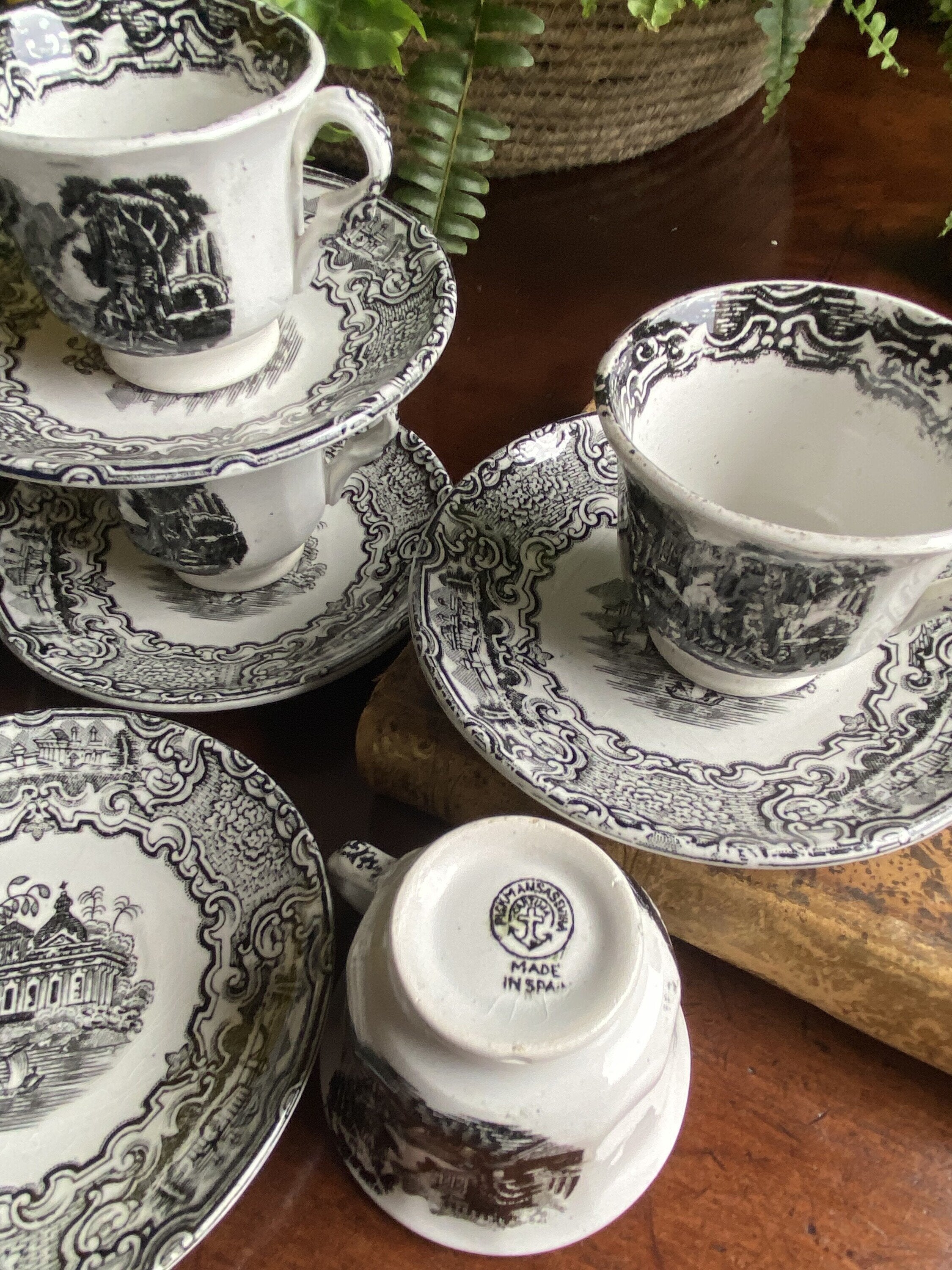 5 tazas de café en loza "Pickman S.A. Sevilla" Cartuja.