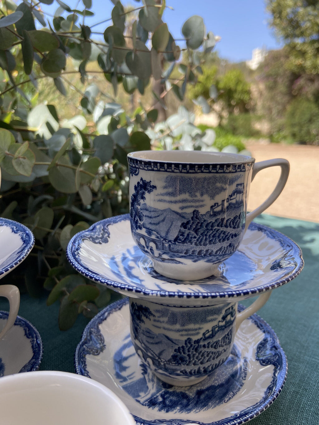 6 tazas de café en loza inglesa "Johnson Bros".