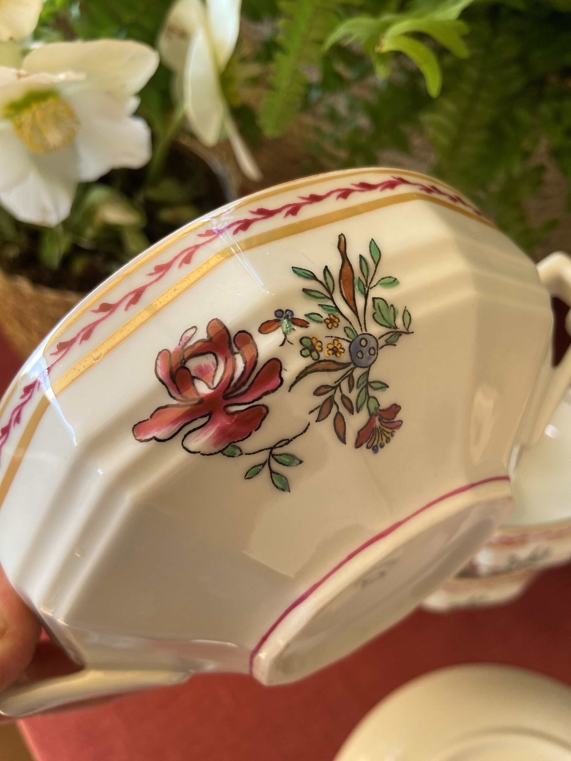 8 tazas de consomé en porcelana "Vista Alegre"