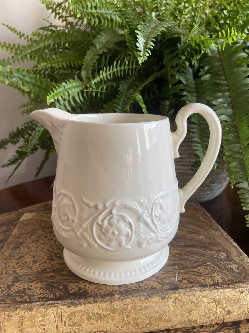 Jarra en porcelana inglesa "Wedgwood" (mod. Barlaston)