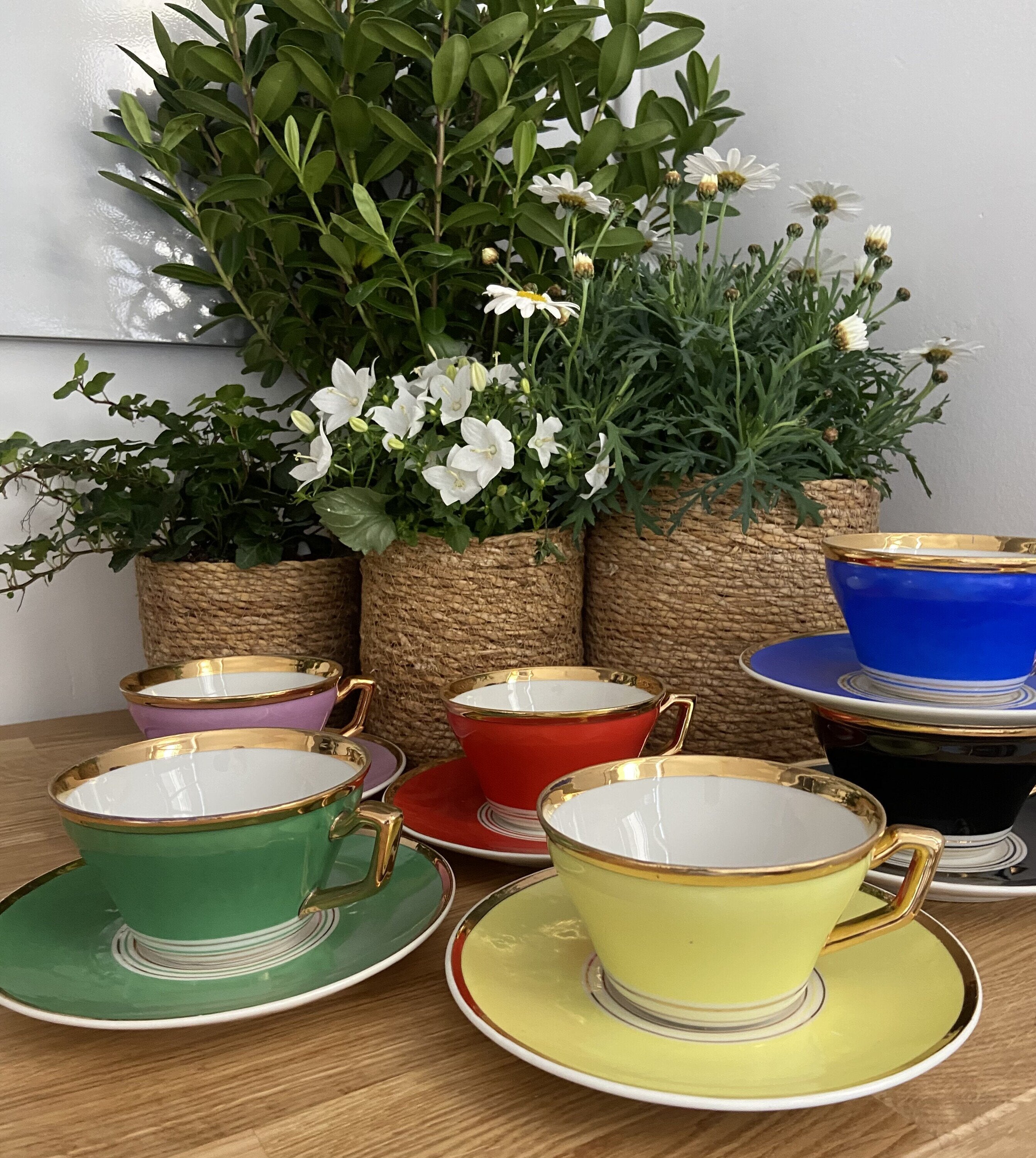 6 tazas desayuno de diferentes colores.