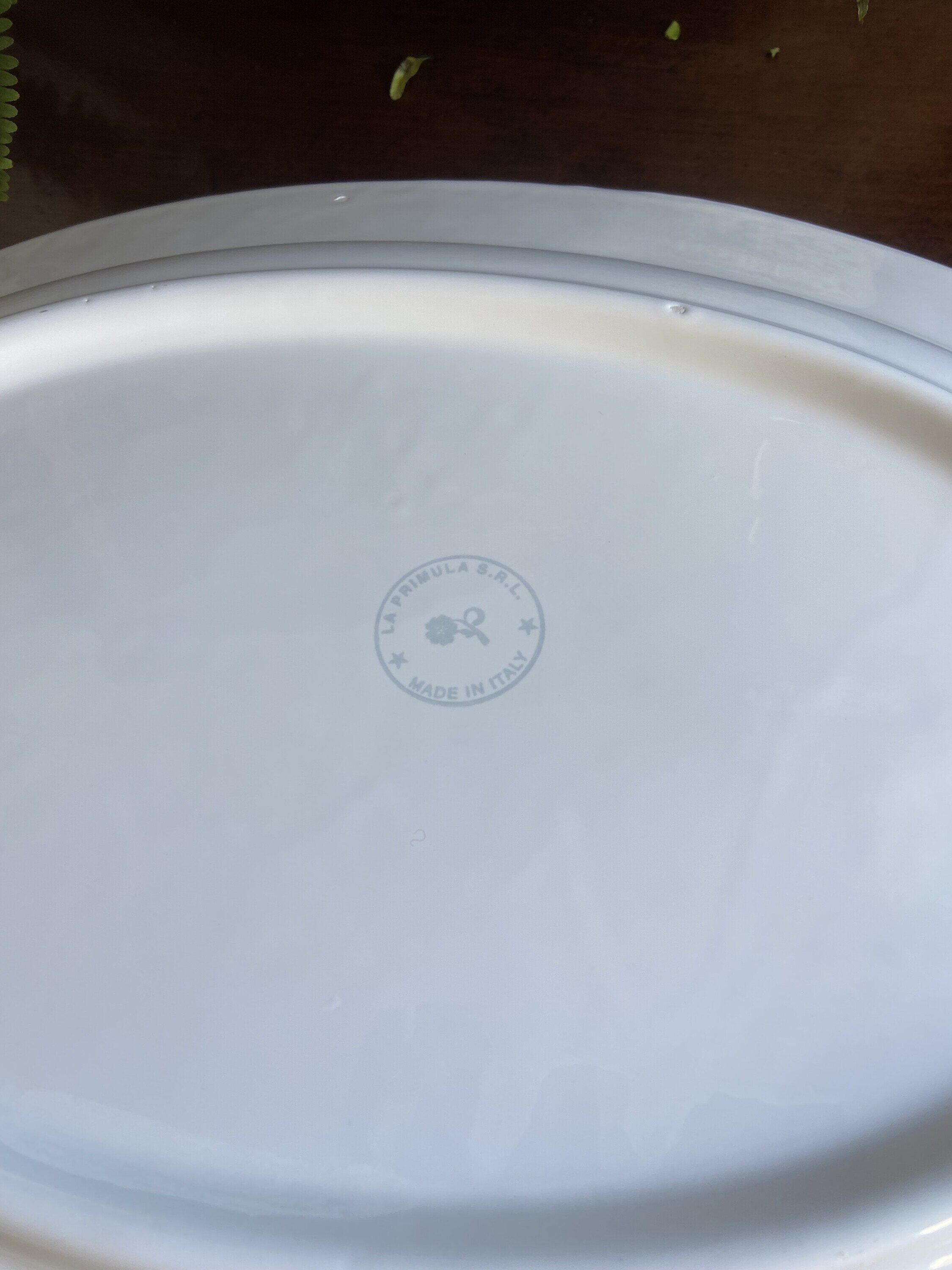 Fuente blanca en cerámica italiana