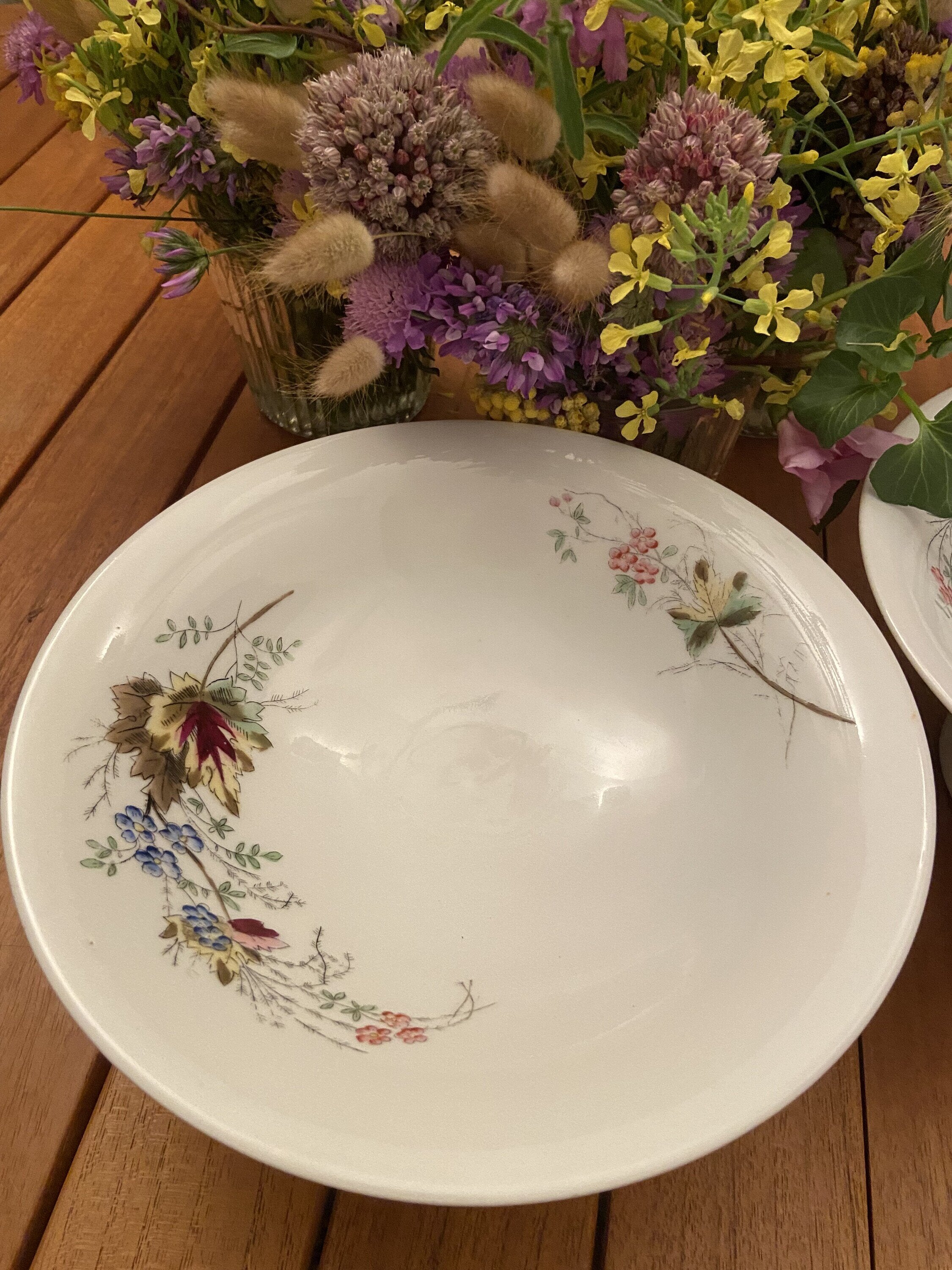 Pareja de fruteros/pasteleros de porcelana blanca