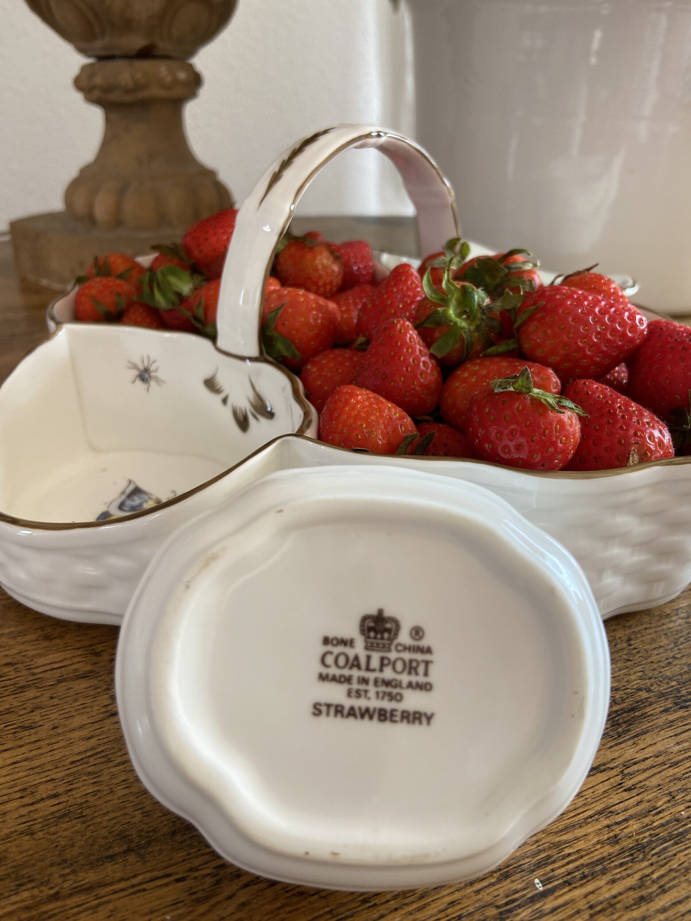 Cesta en porcelana inglesa "Copeland".