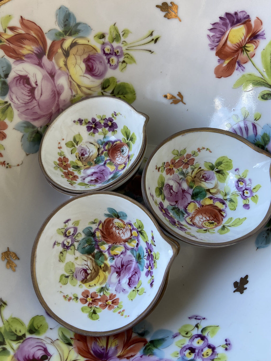 Bol y 6 boles pequeños en porcelana alemana "Meissen".