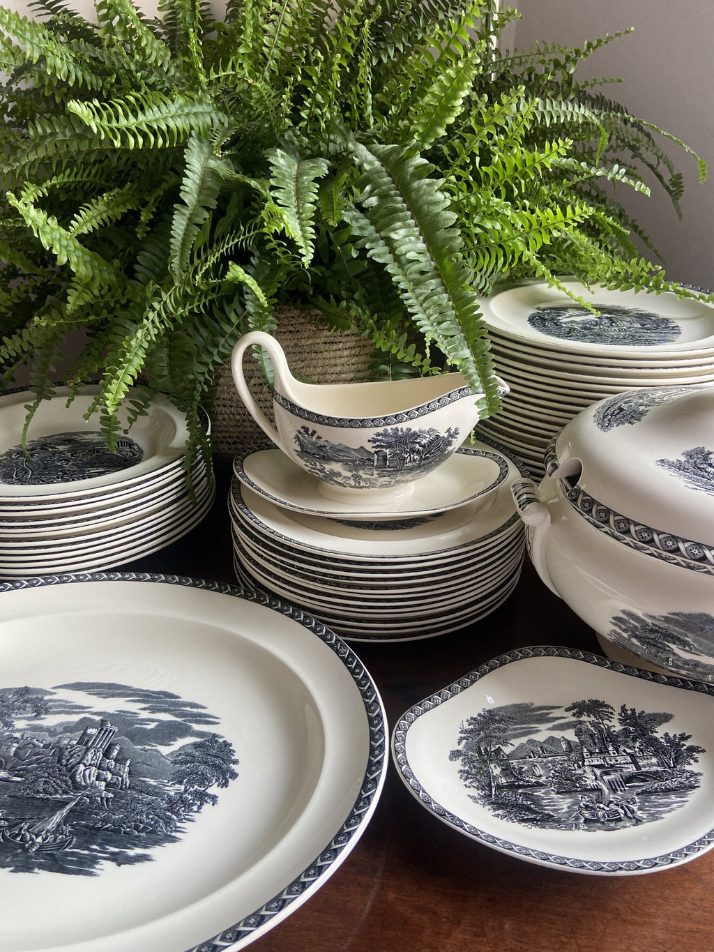 Vajilla en porcelana inglesa "Wedgwood" (mod. Lugano)