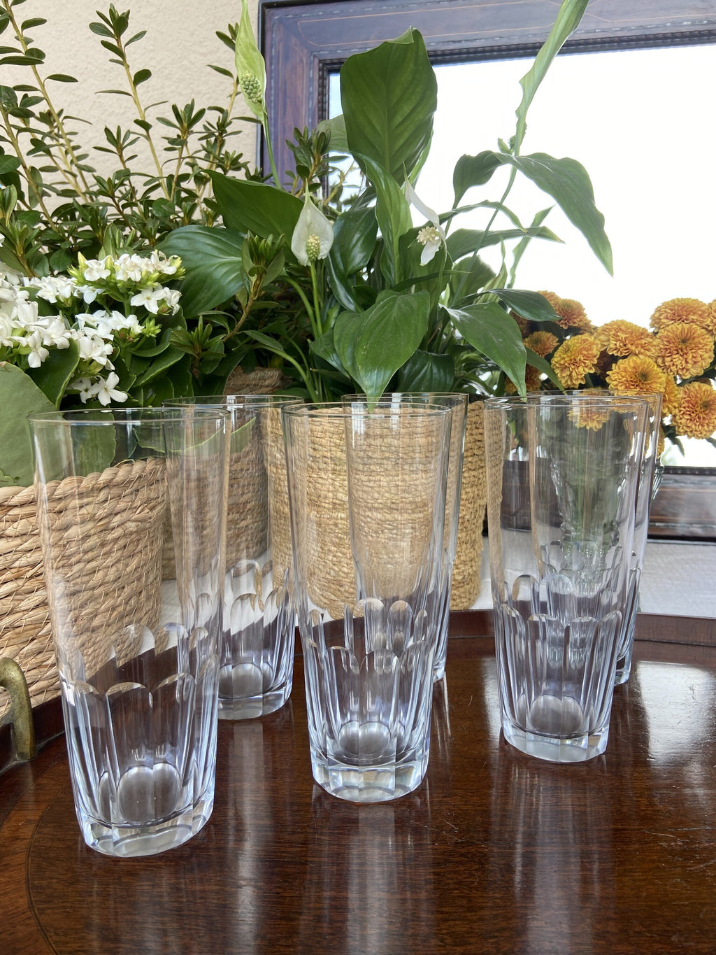 6 vasos de refresco en fino vidrio tallado.