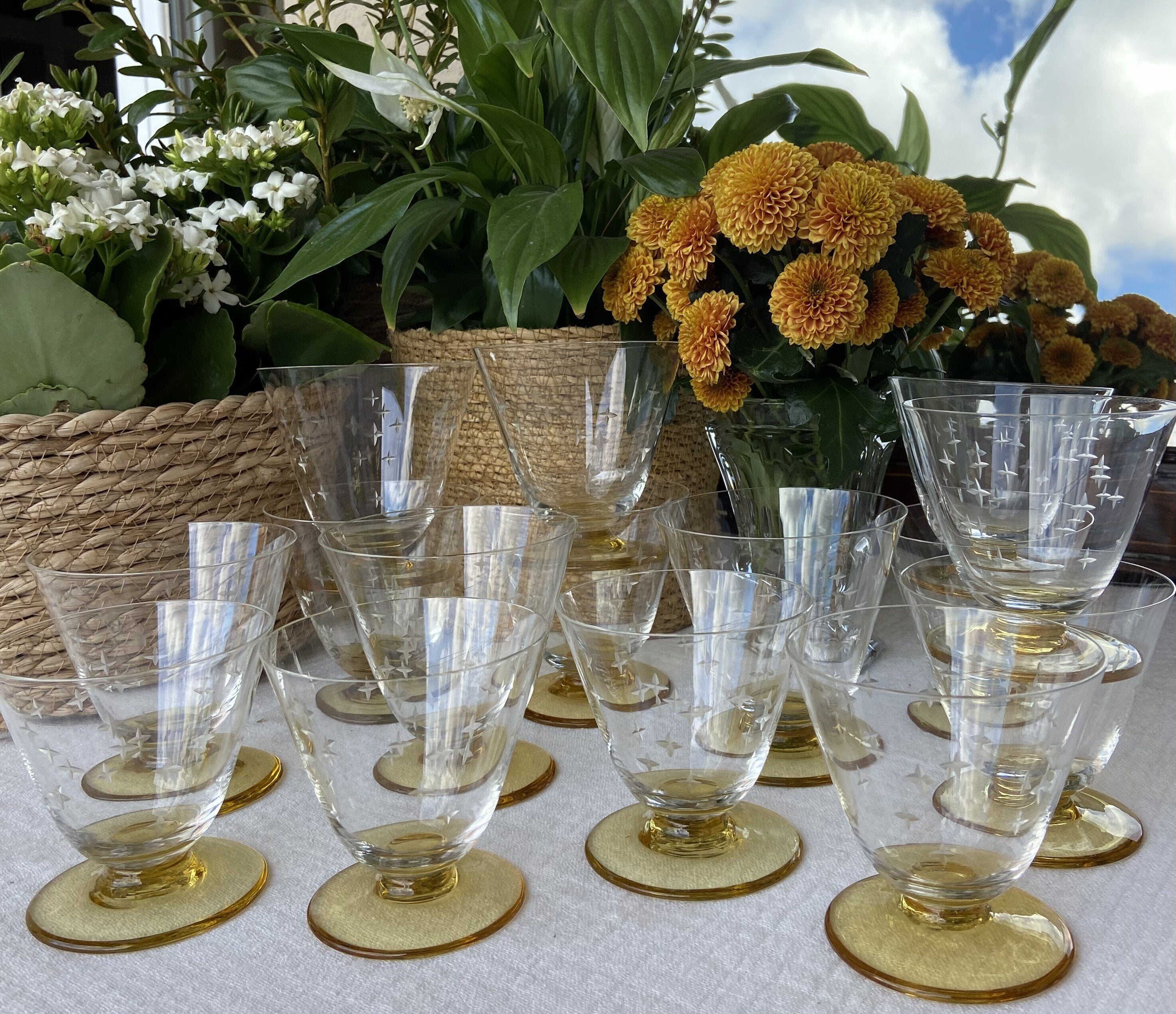 6 copas de agua, 7 copas de vino